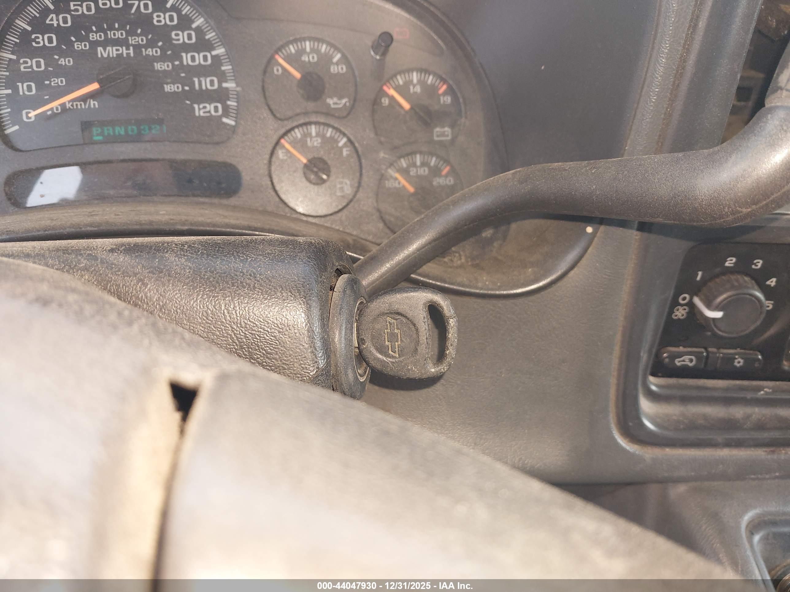 CHEVROLET SILVERADO image 11