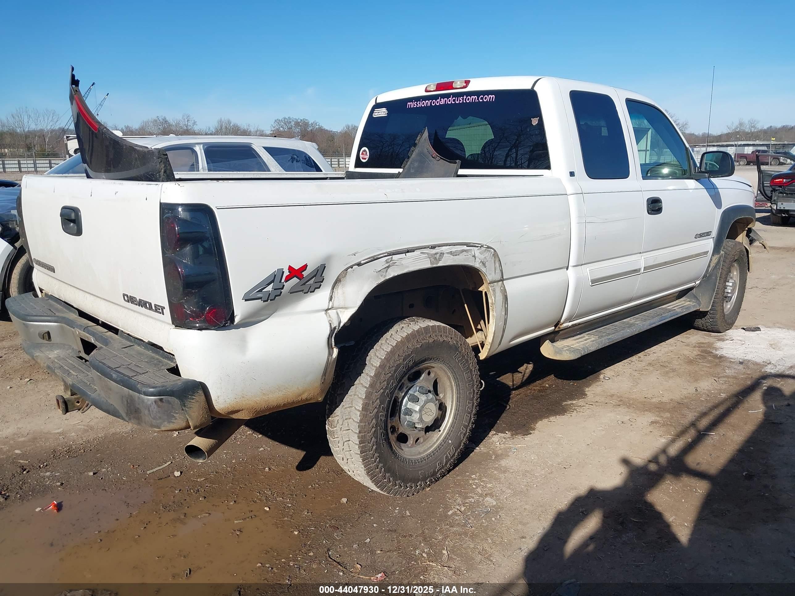 CHEVROLET SILVERADO image 4