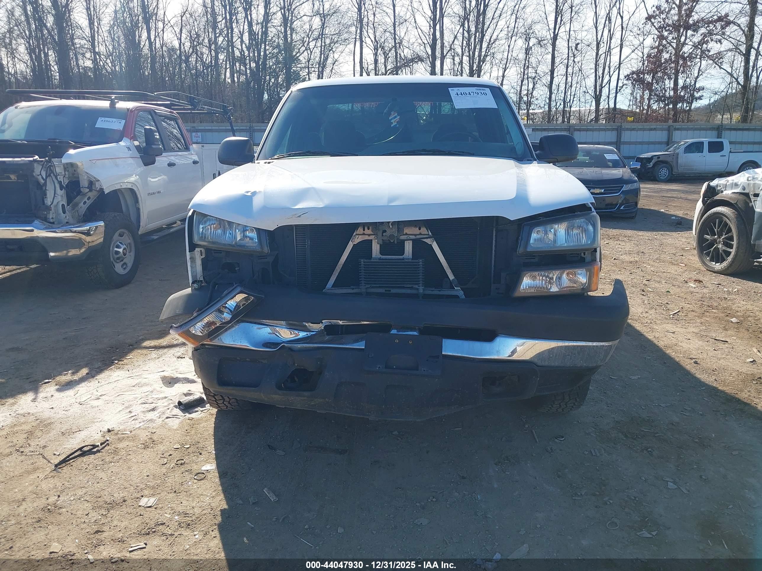 CHEVROLET SILVERADO image 6