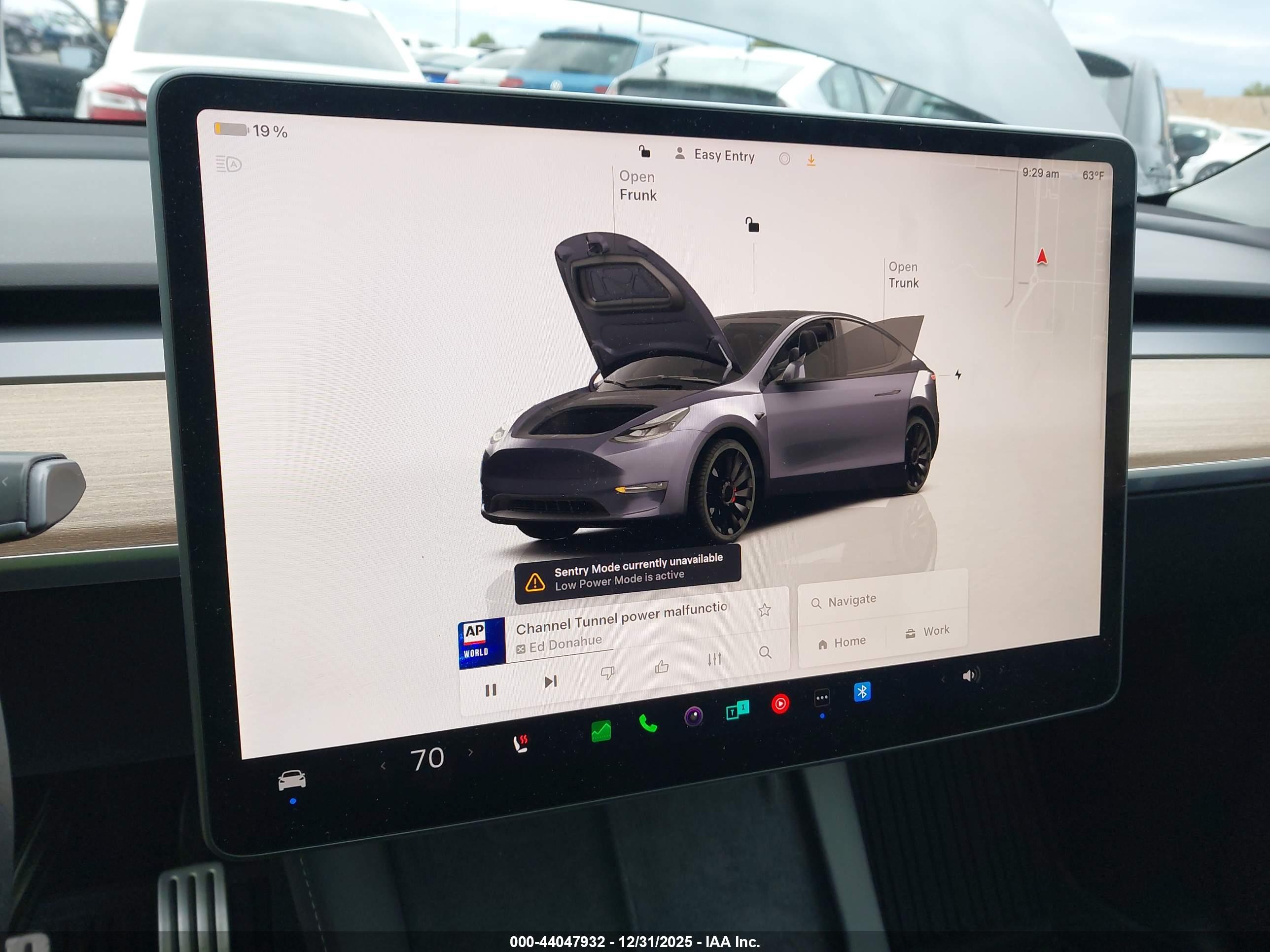 TESLA MODEL image 7
