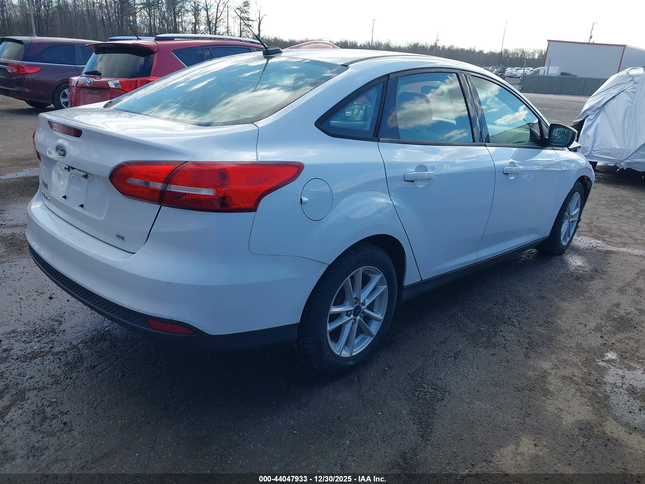 FORD FOCUS image 4