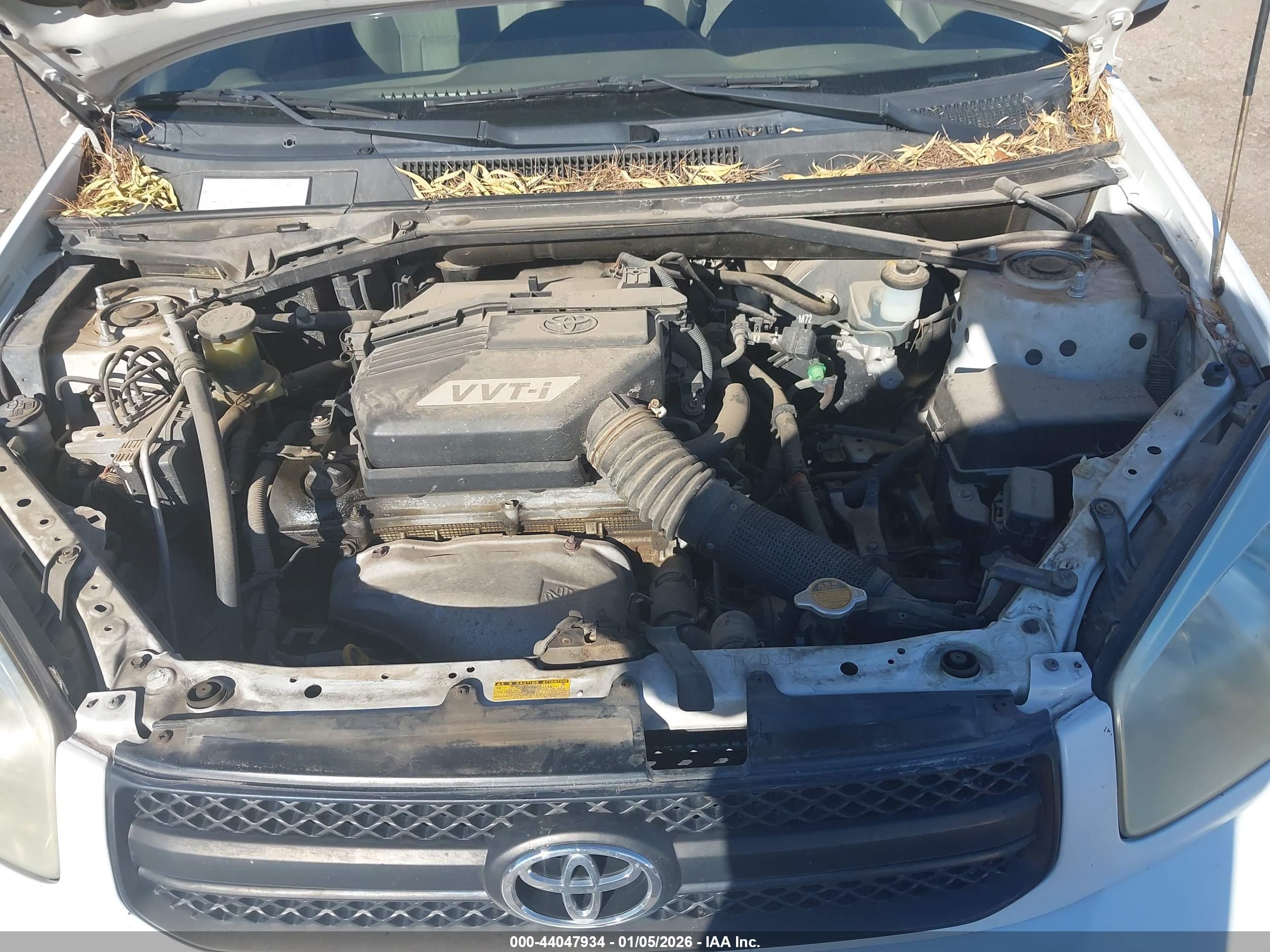 TOYOTA RAV4 image 10