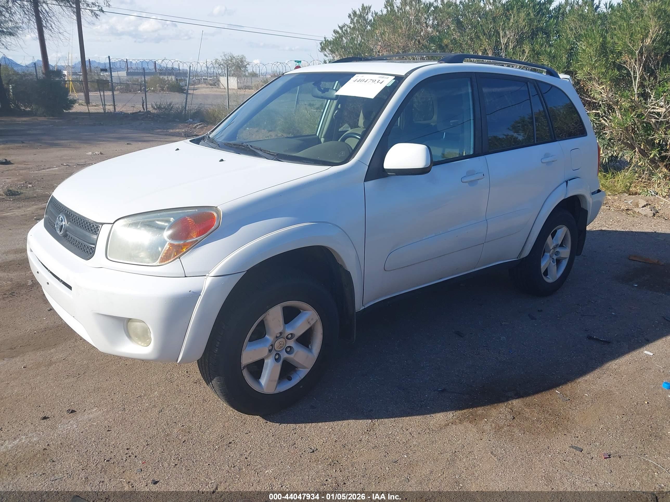 TOYOTA RAV4 image 2