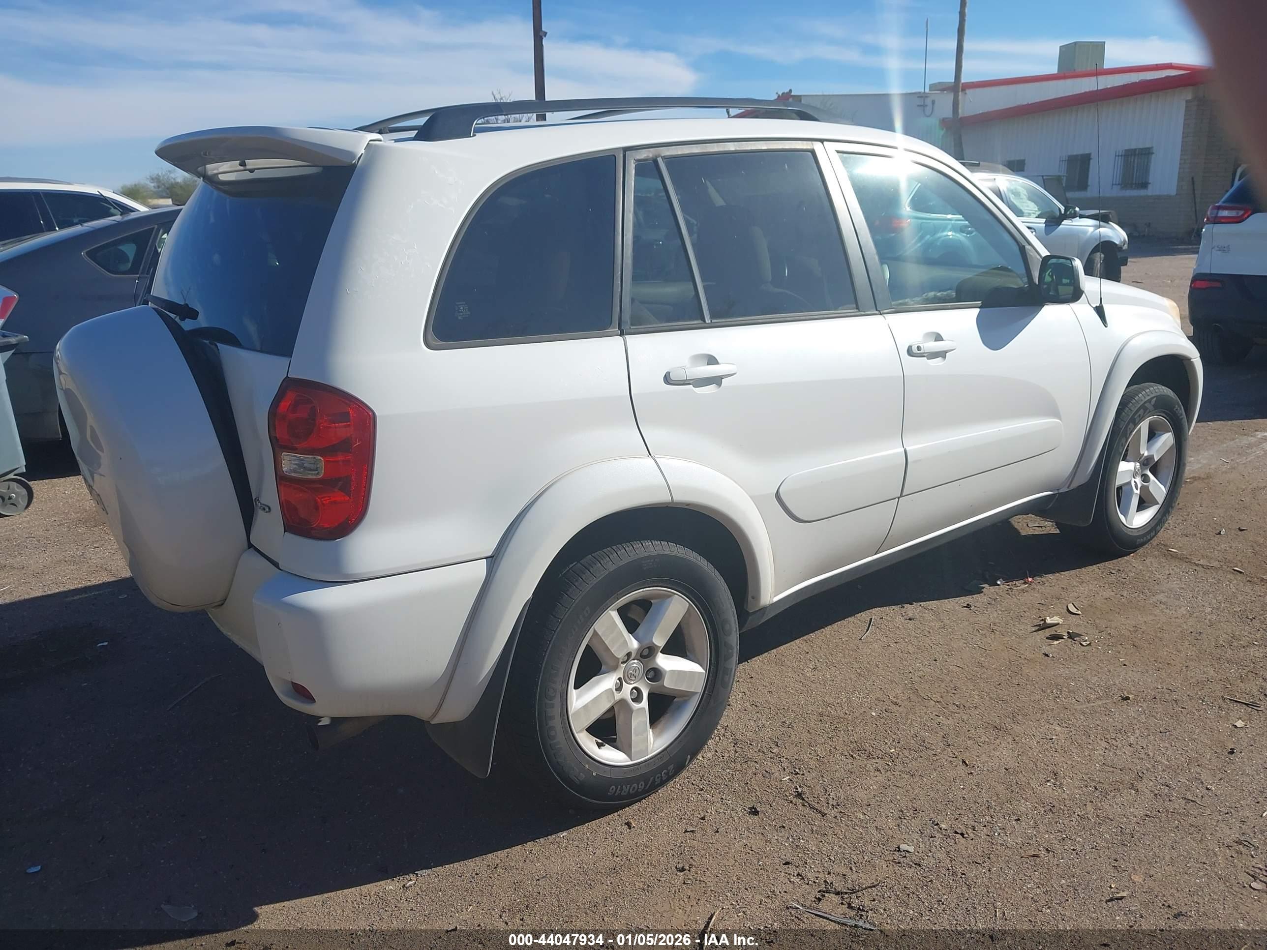 TOYOTA RAV4 image 4