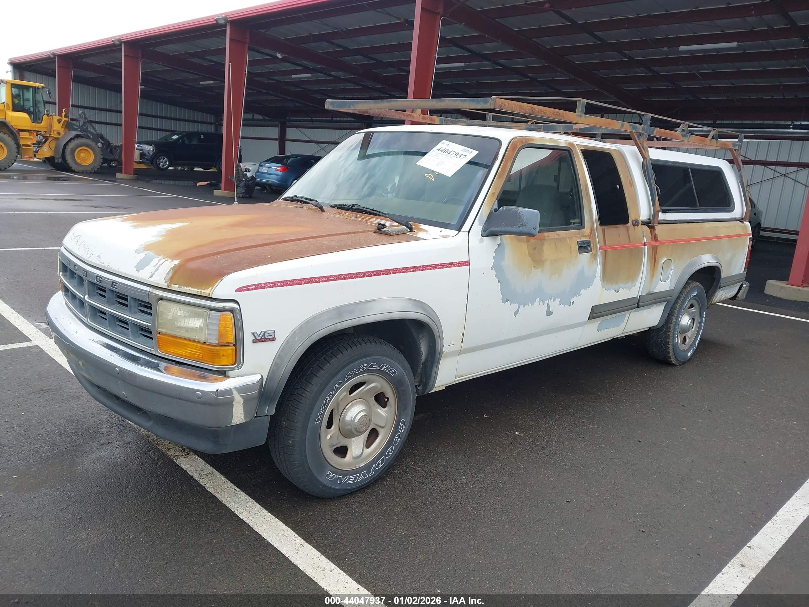 DODGE DAKOTA image 2