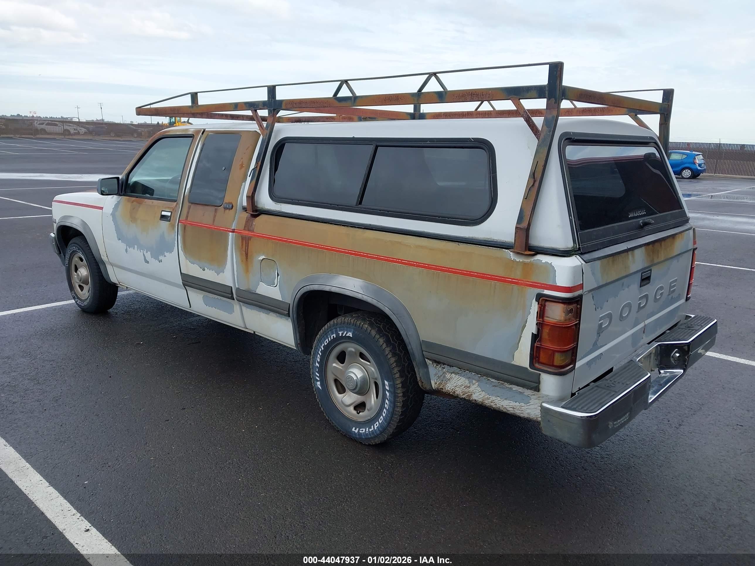 DODGE DAKOTA image 3