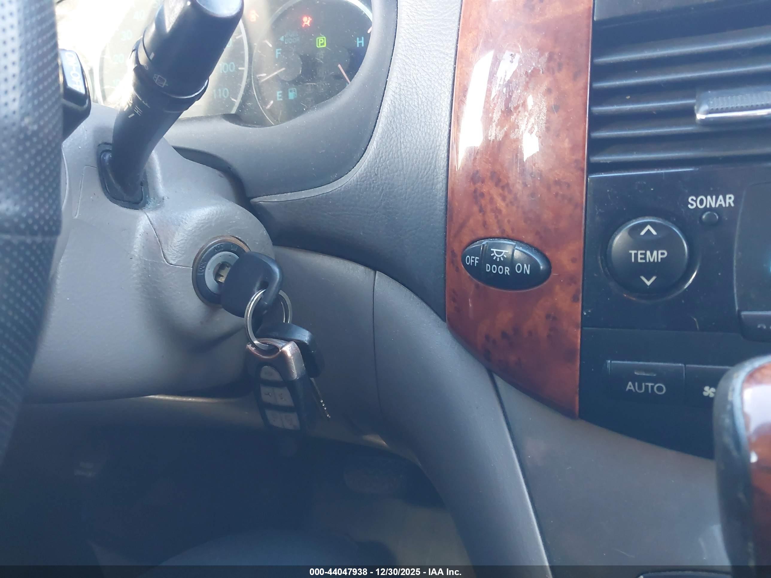 TOYOTA SIENNA image 11