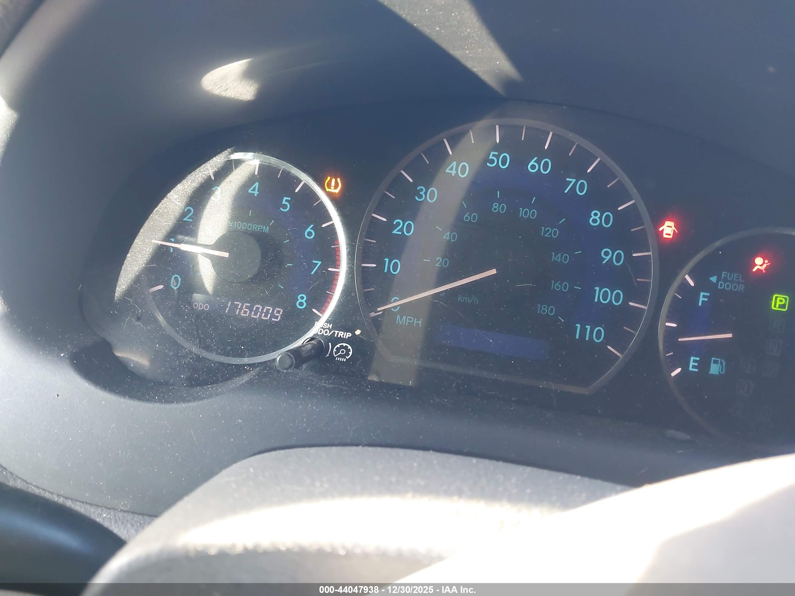 TOYOTA SIENNA image 7