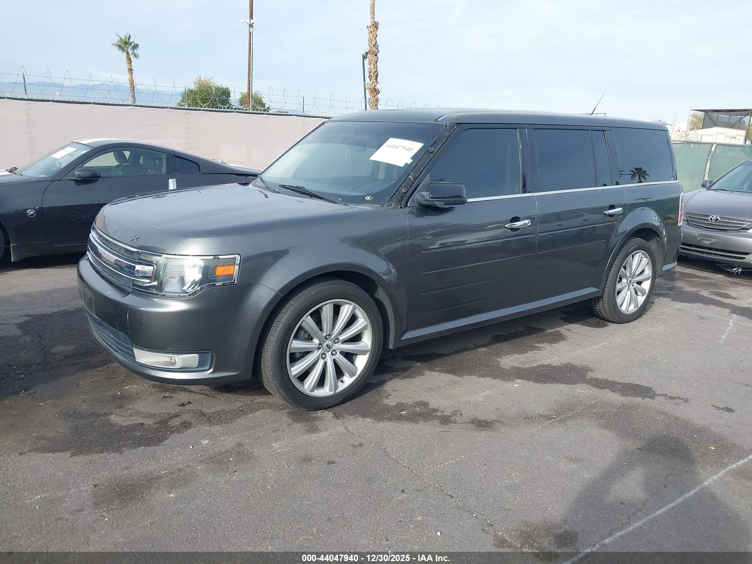 FORD FLEX image 2