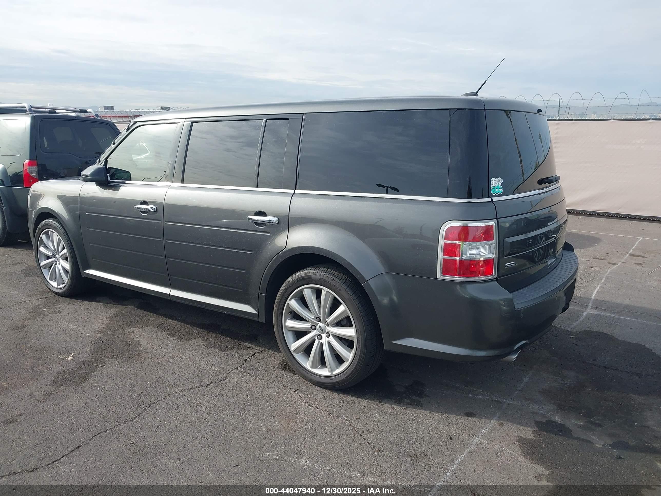 FORD FLEX image 3