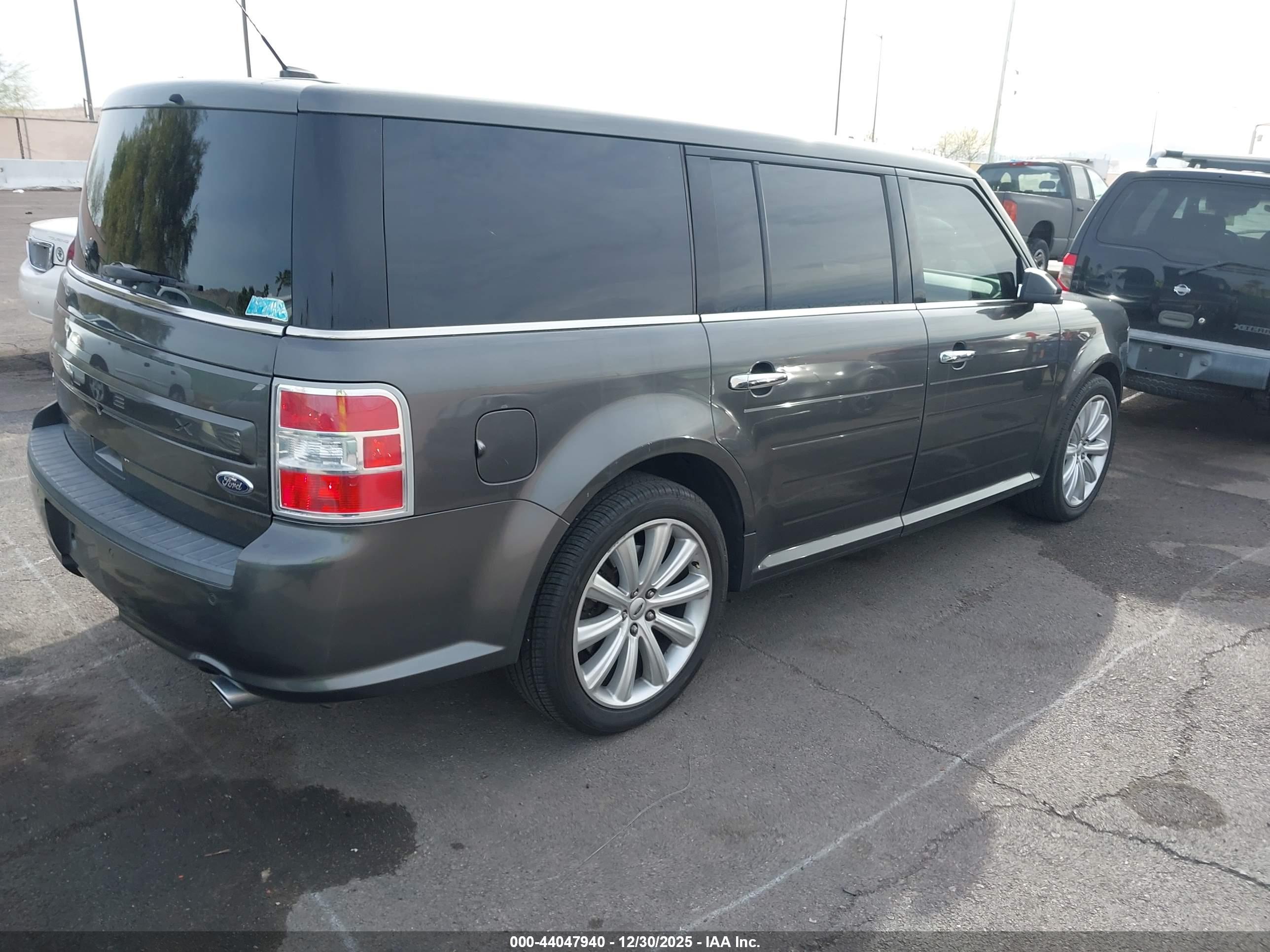 FORD FLEX image 4