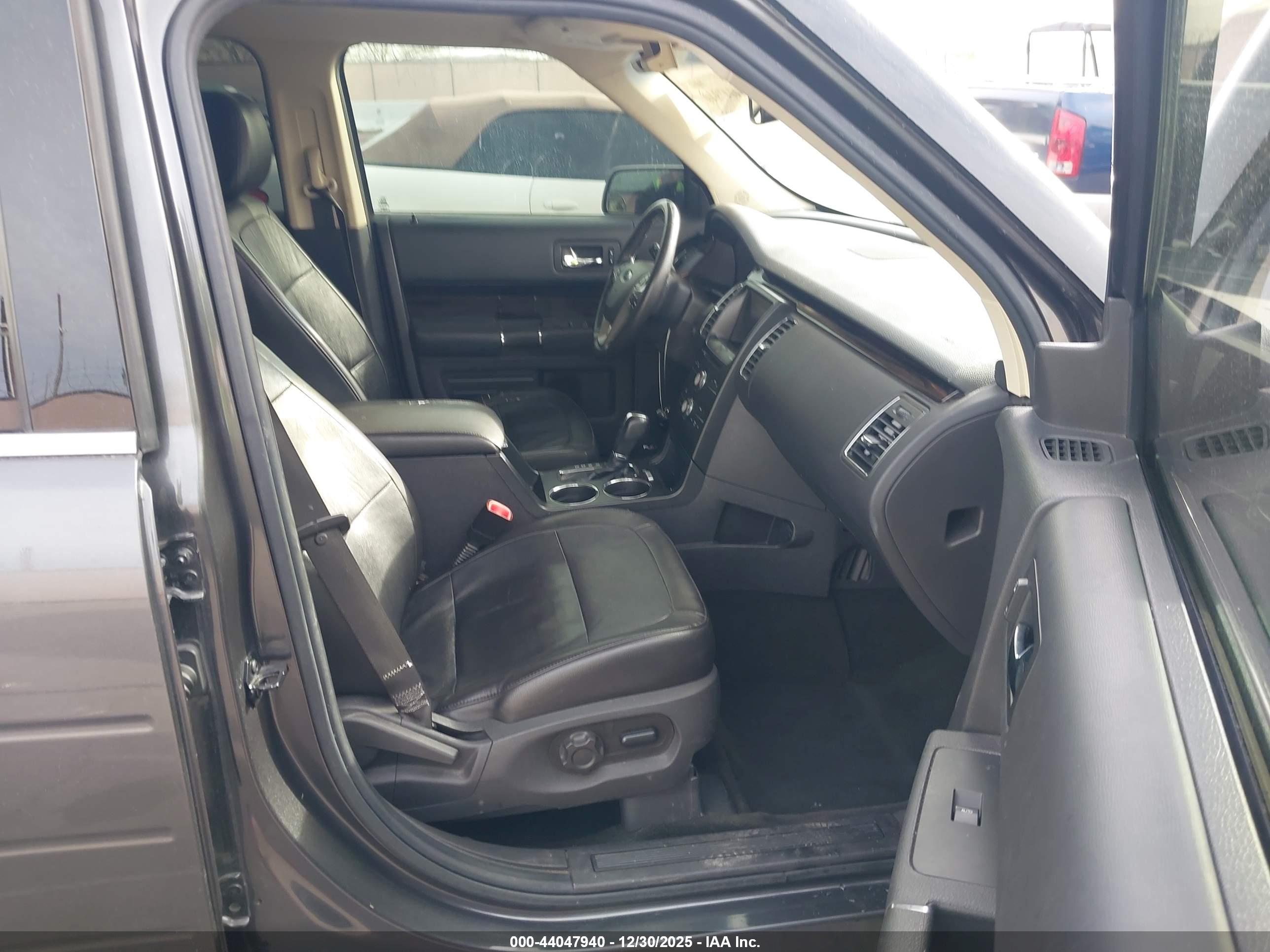 FORD FLEX image 5