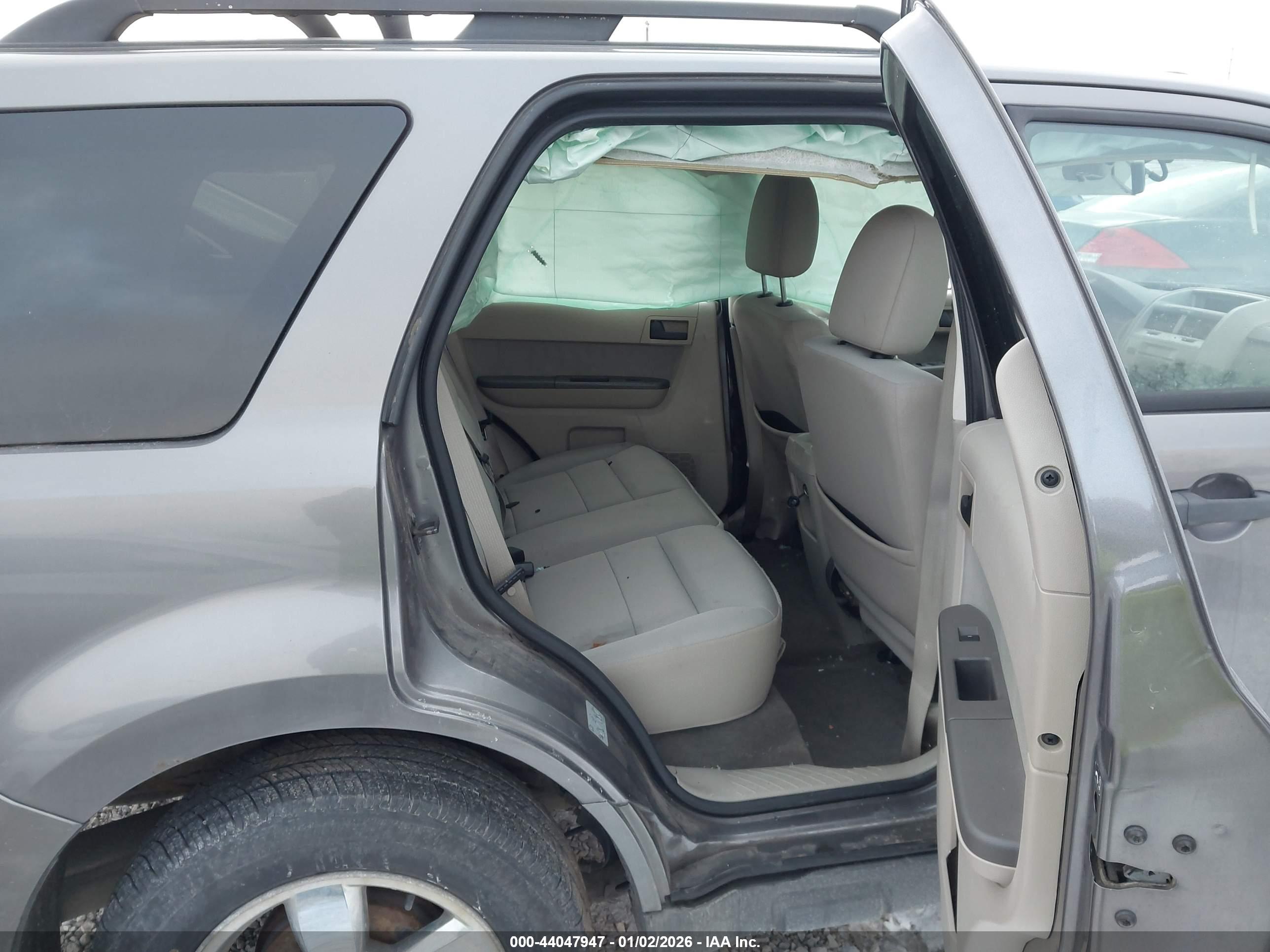 FORD ESCAPE image 8
