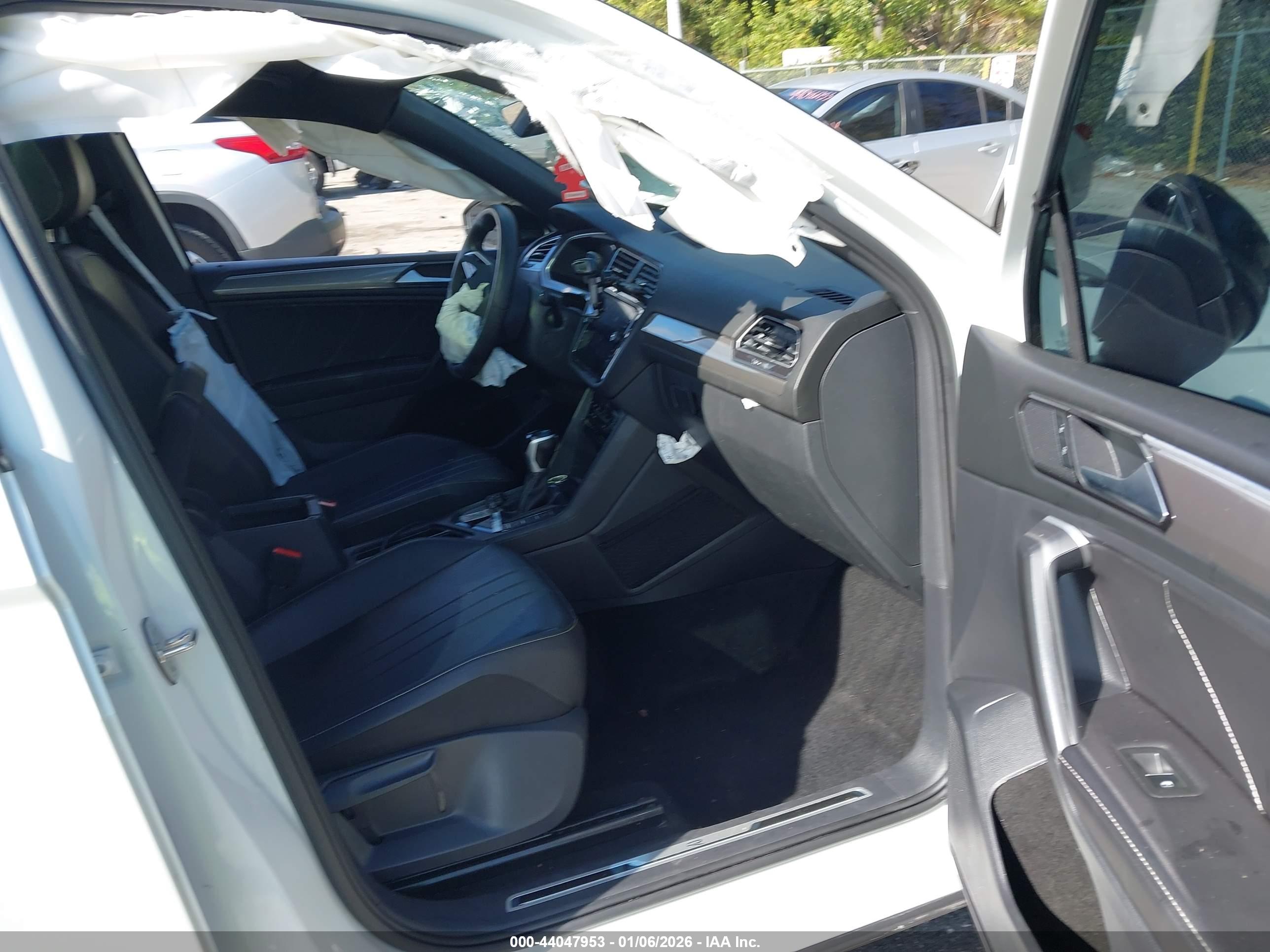 VOLKSWAGEN TIGUAN image 5
