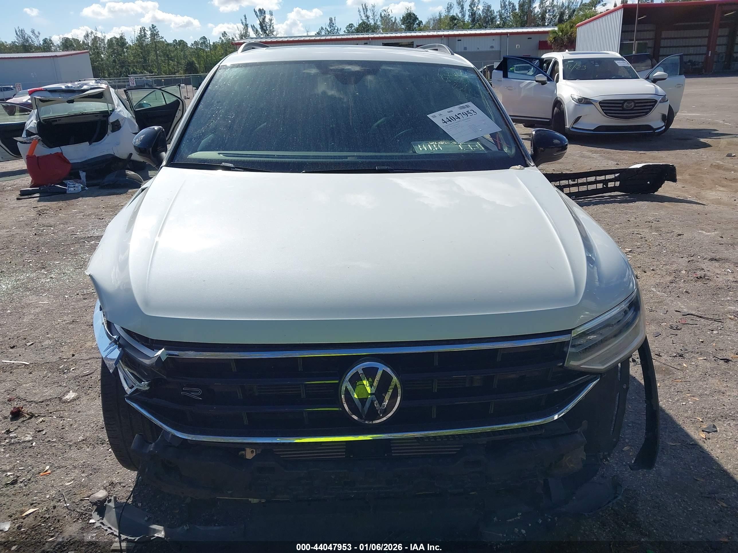 VOLKSWAGEN TIGUAN image 6