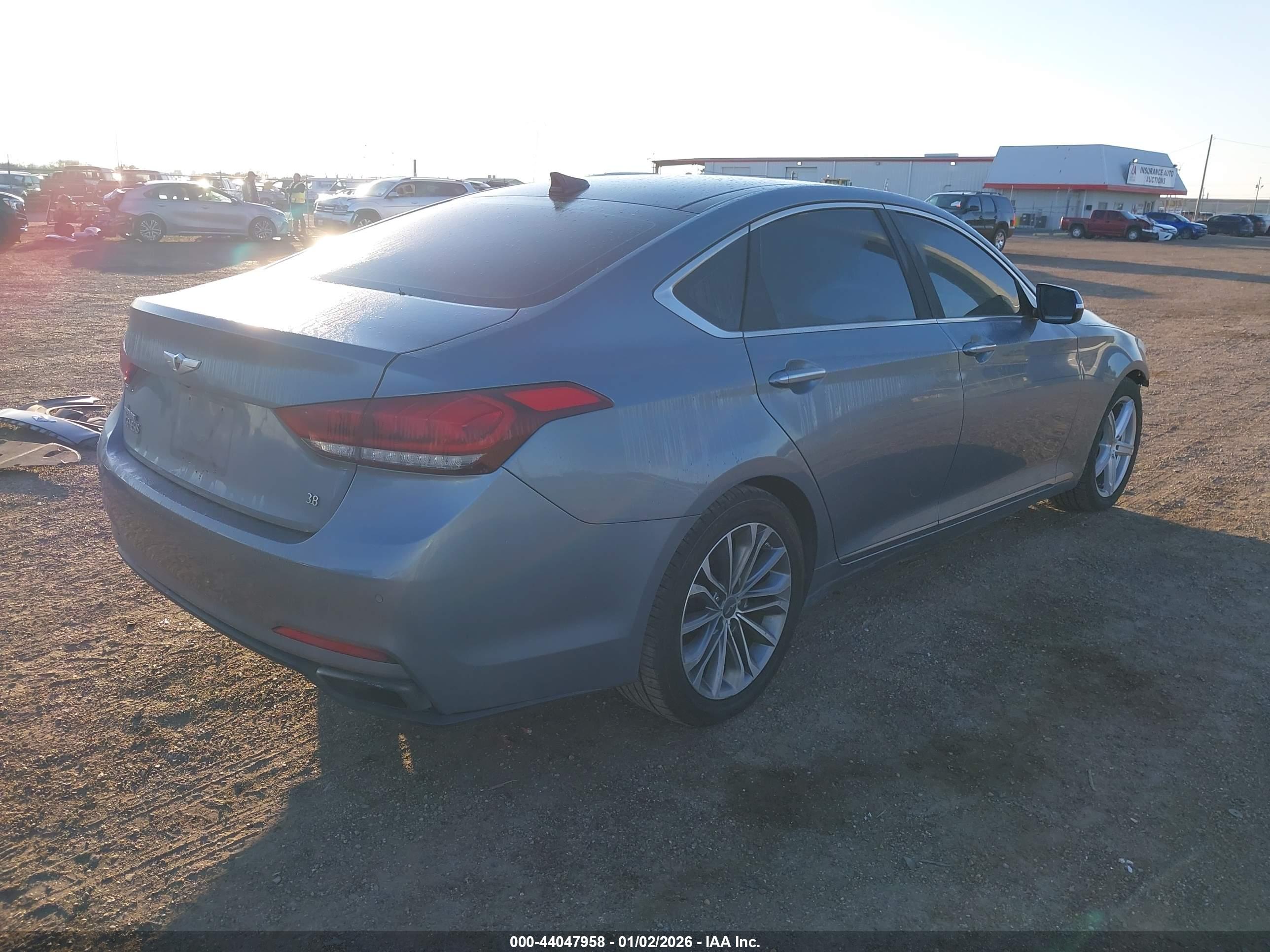 HYUNDAI GENESIS image 4