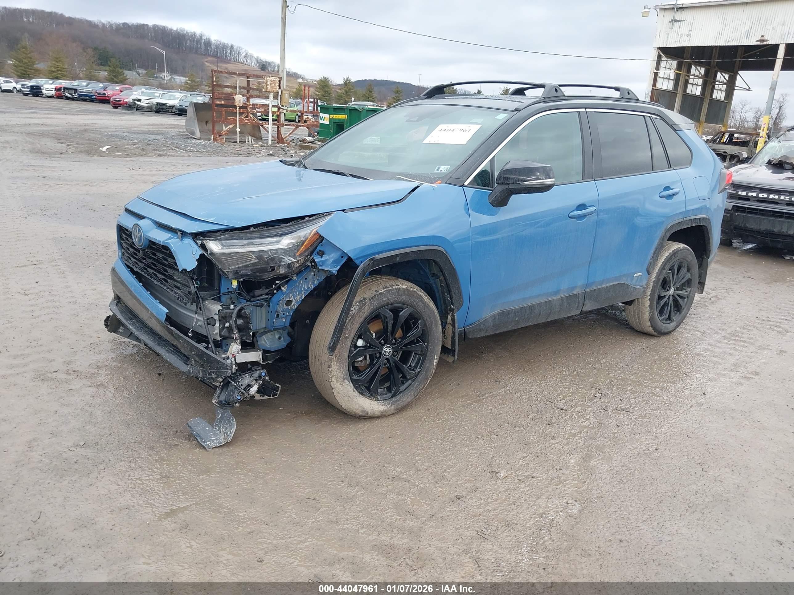 TOYOTA RAV4 image 2