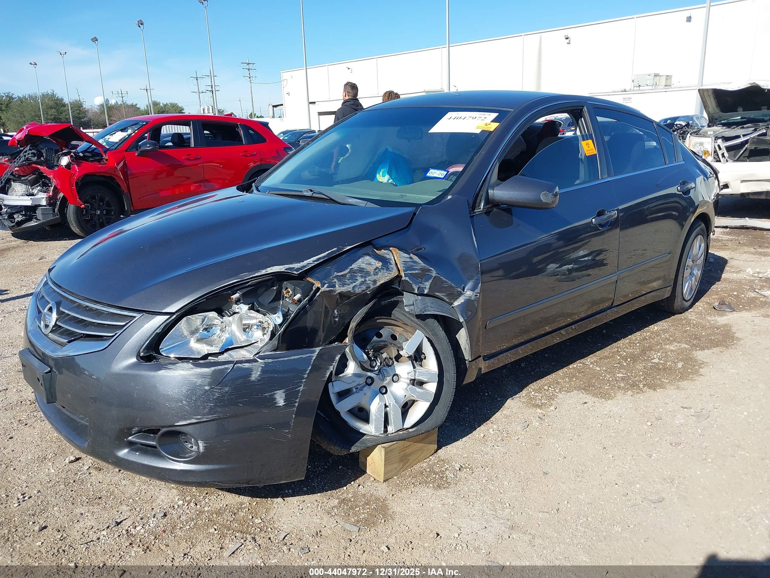 NISSAN ALTIMA image 2