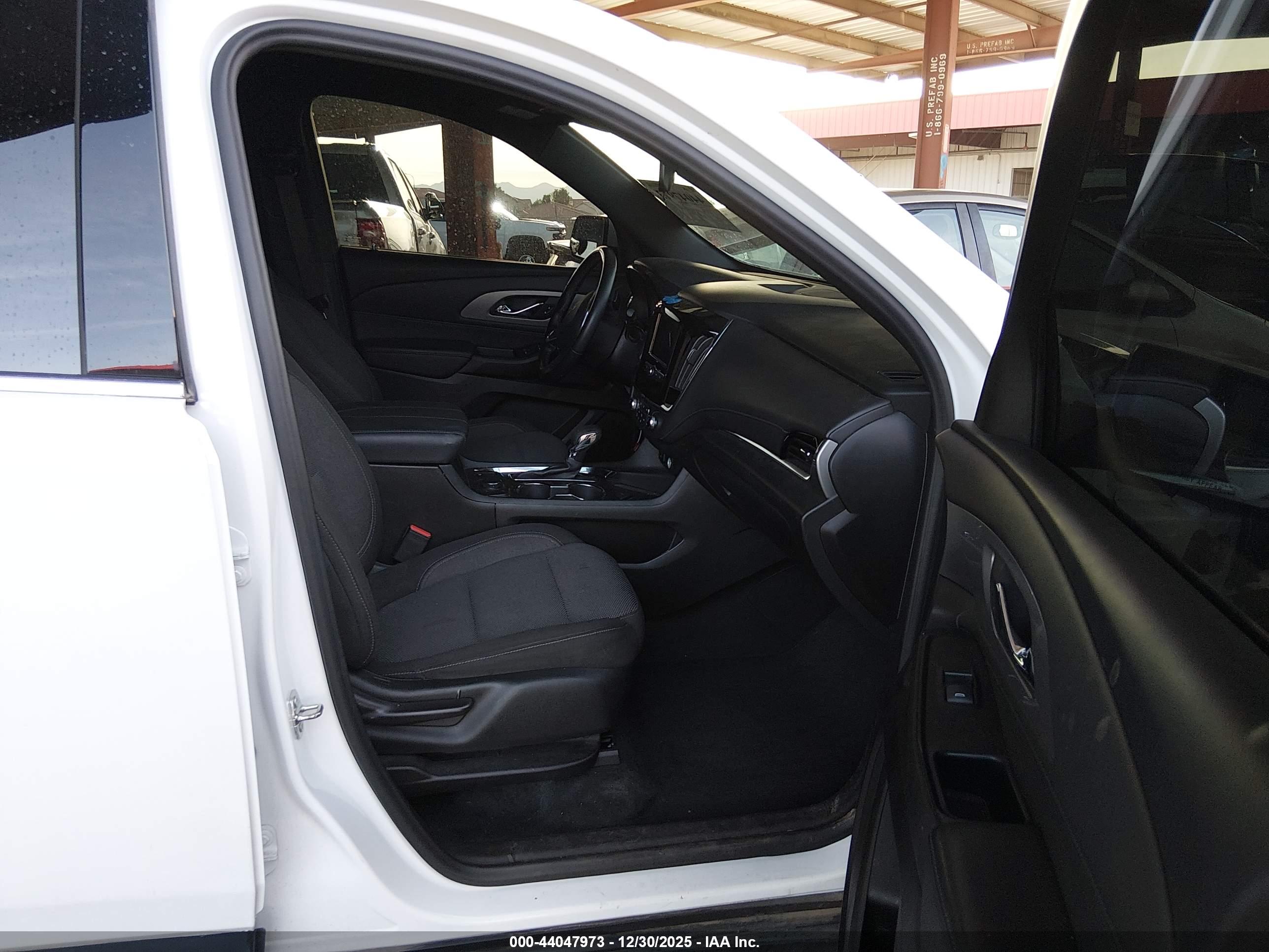 CHEVROLET TRAVERSE image 5