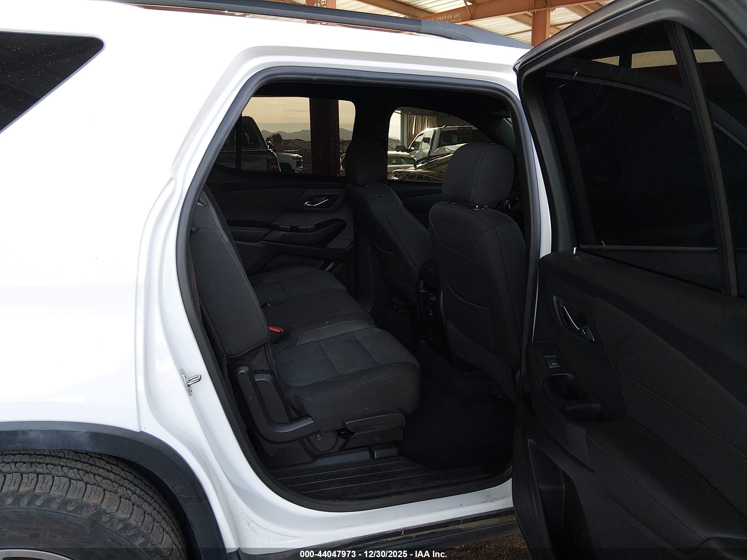 CHEVROLET TRAVERSE image 8