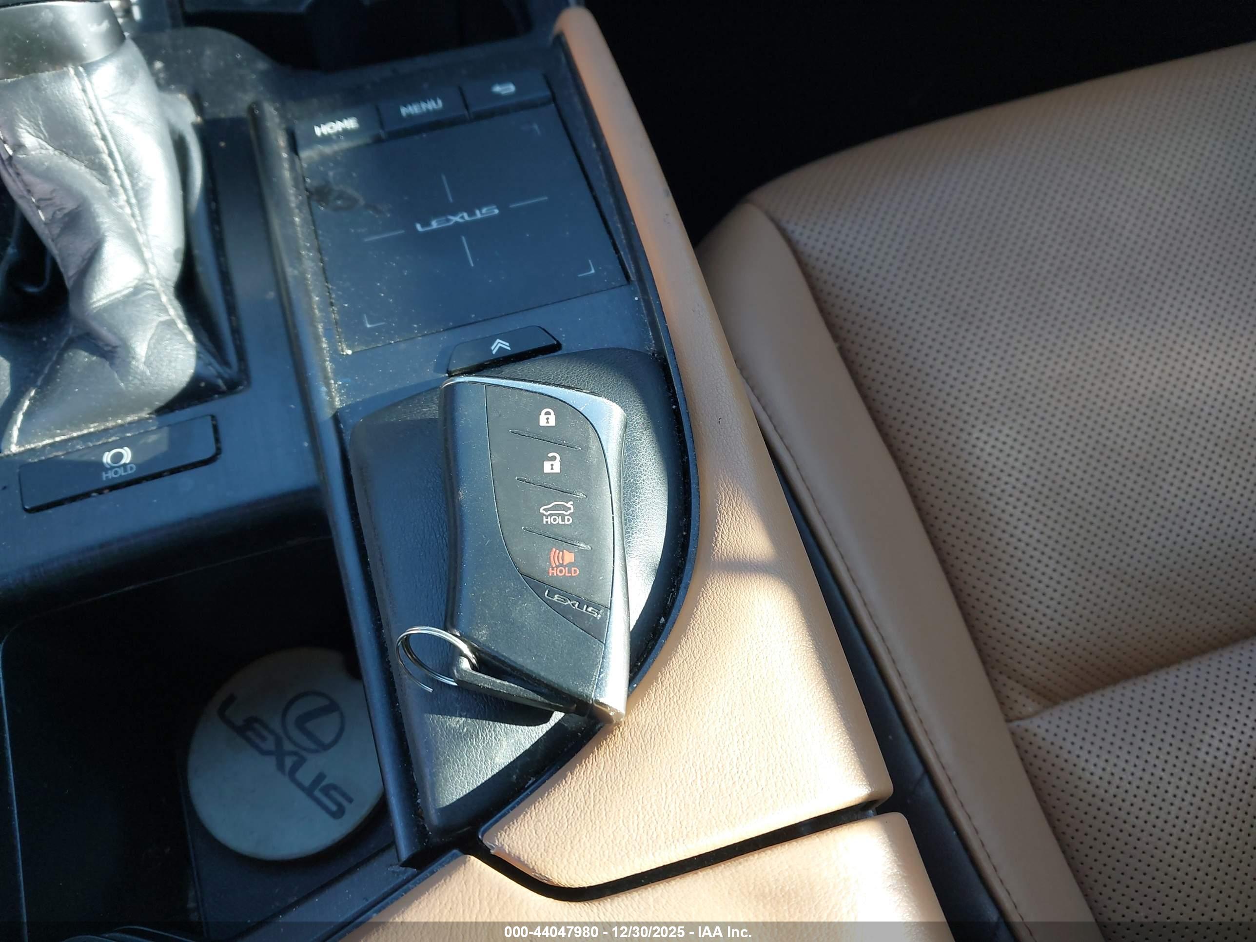 LEXUS ES image 11