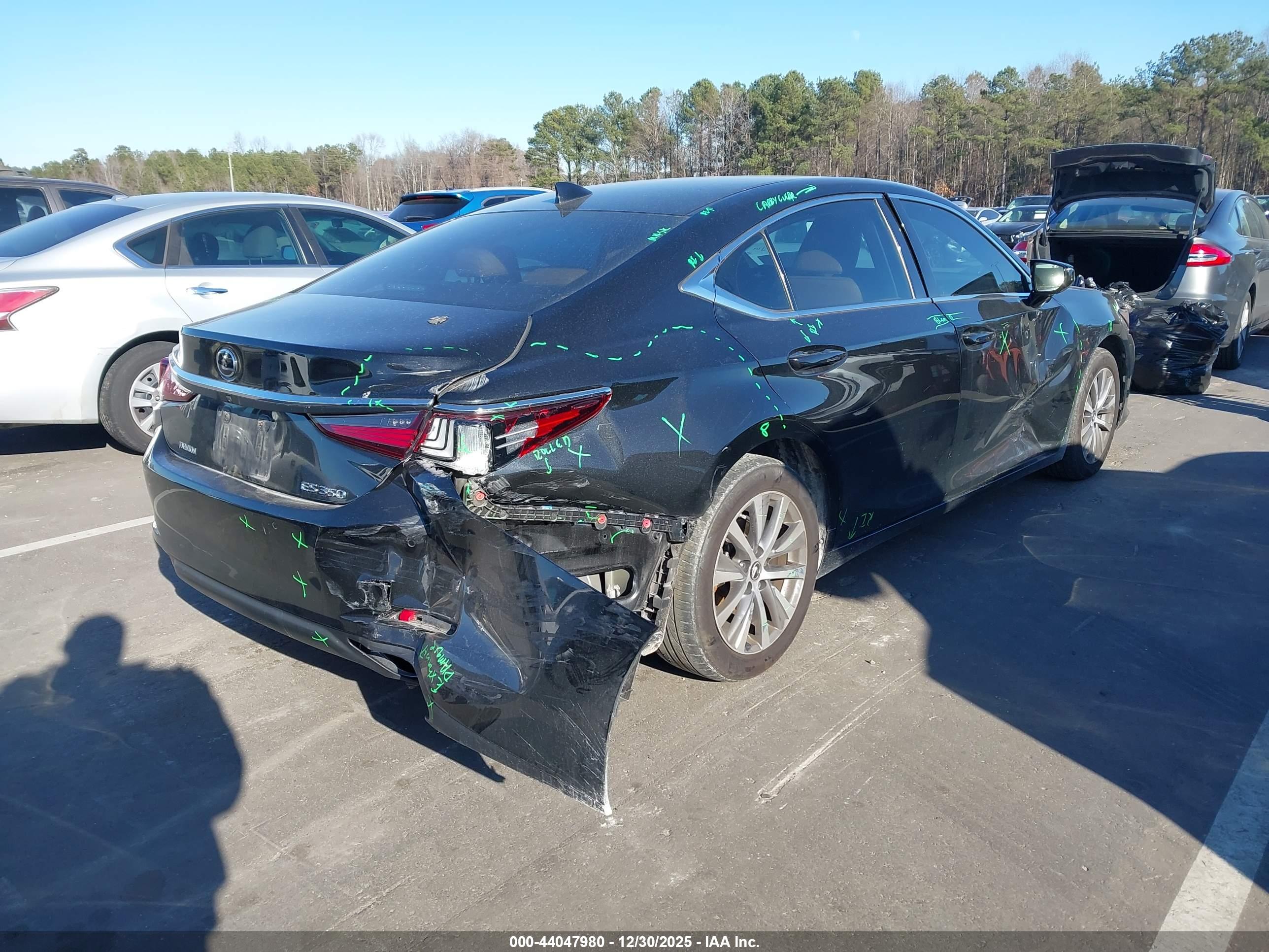 LEXUS ES image 4
