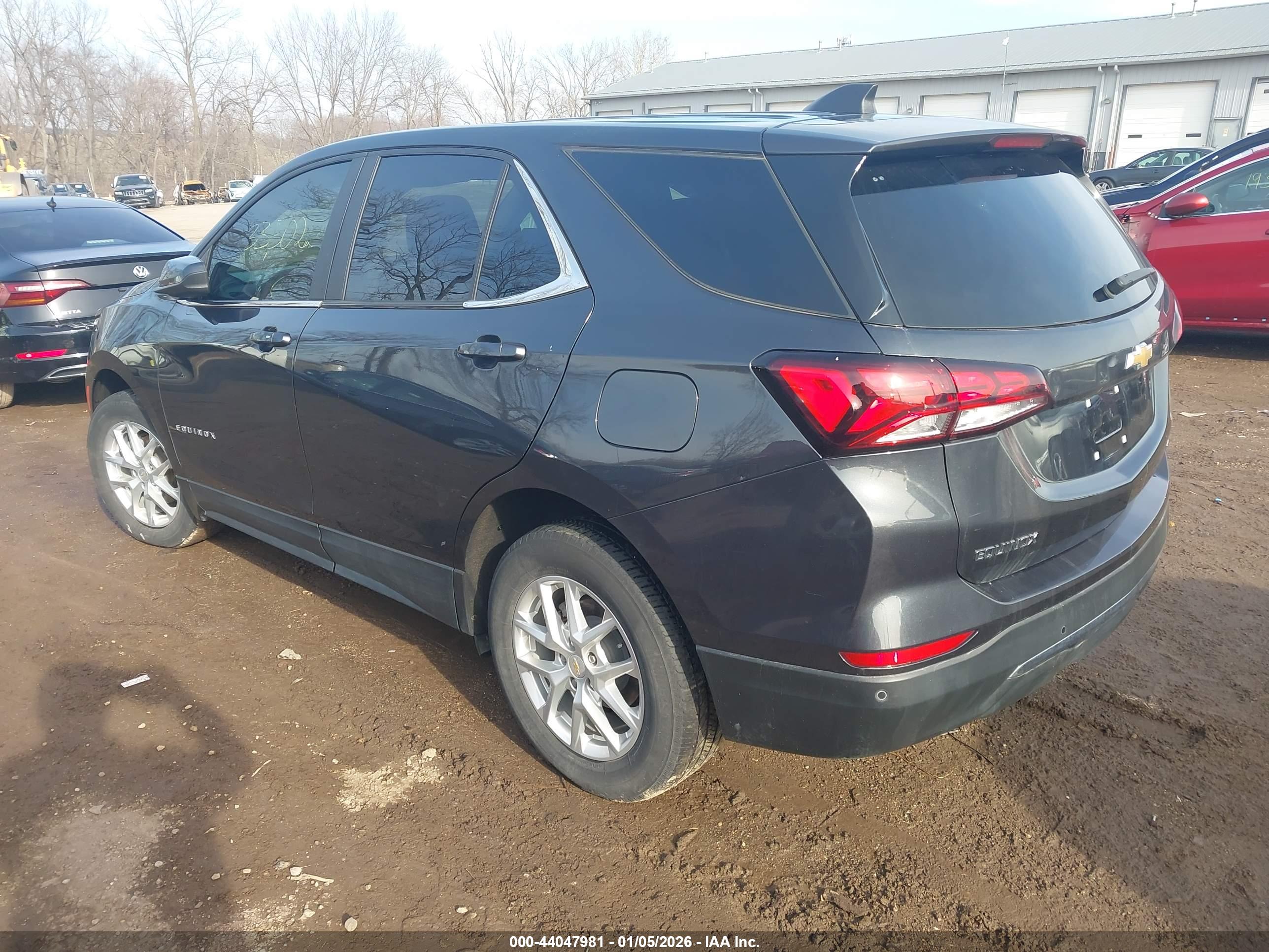 CHEVROLET EQUINOX image 3
