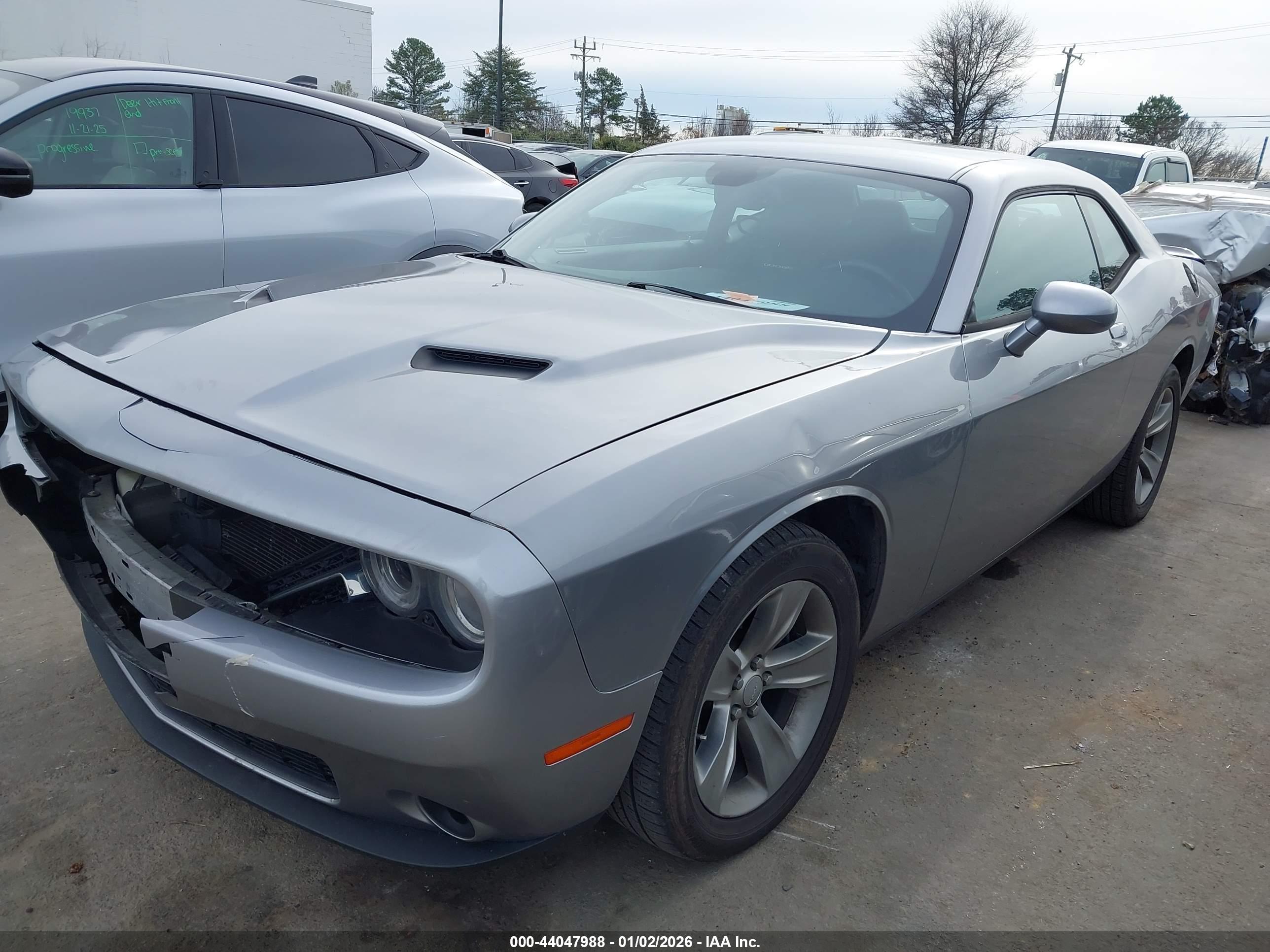 DODGE CHALLENGER image 2