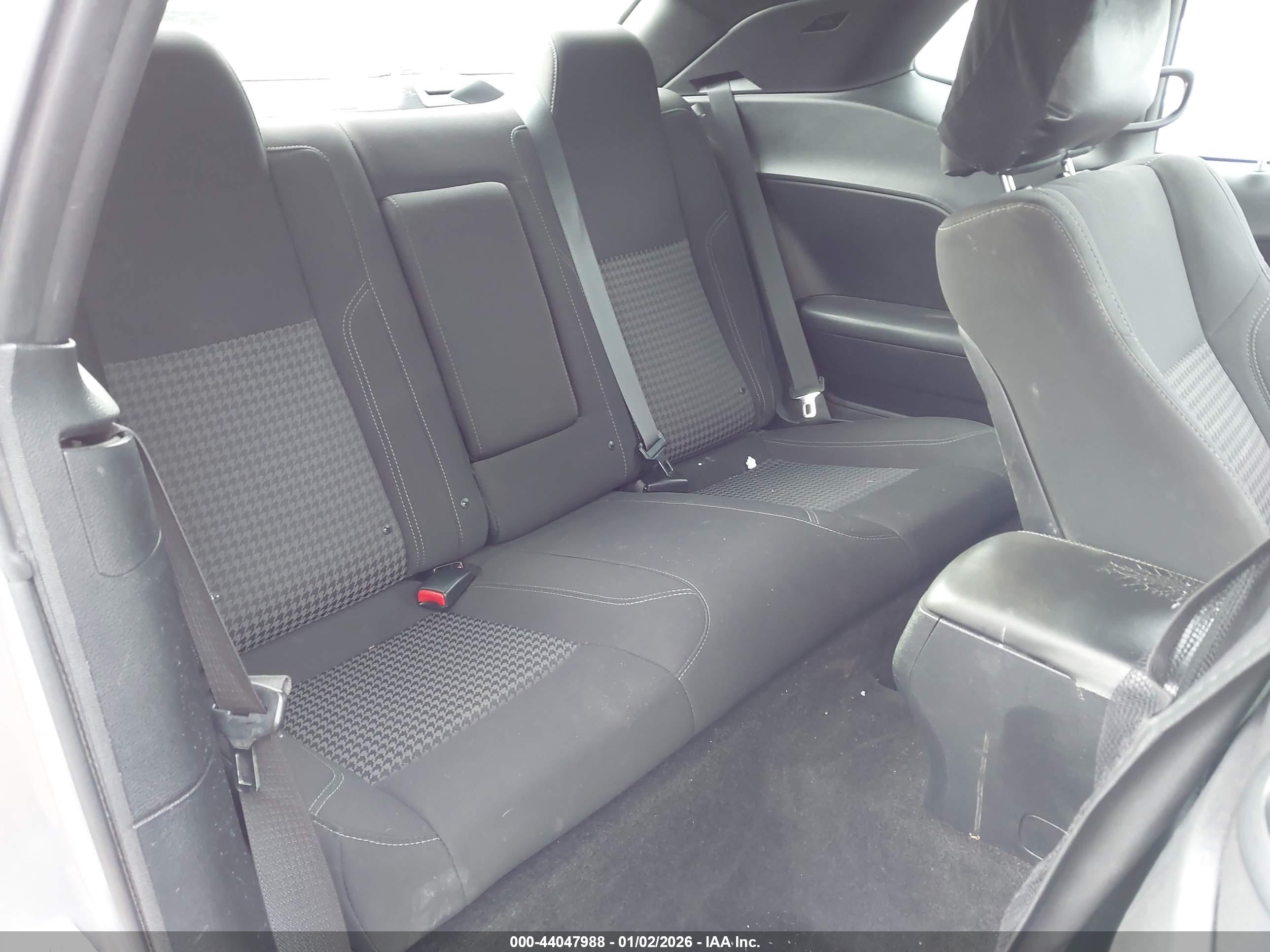DODGE CHALLENGER image 8