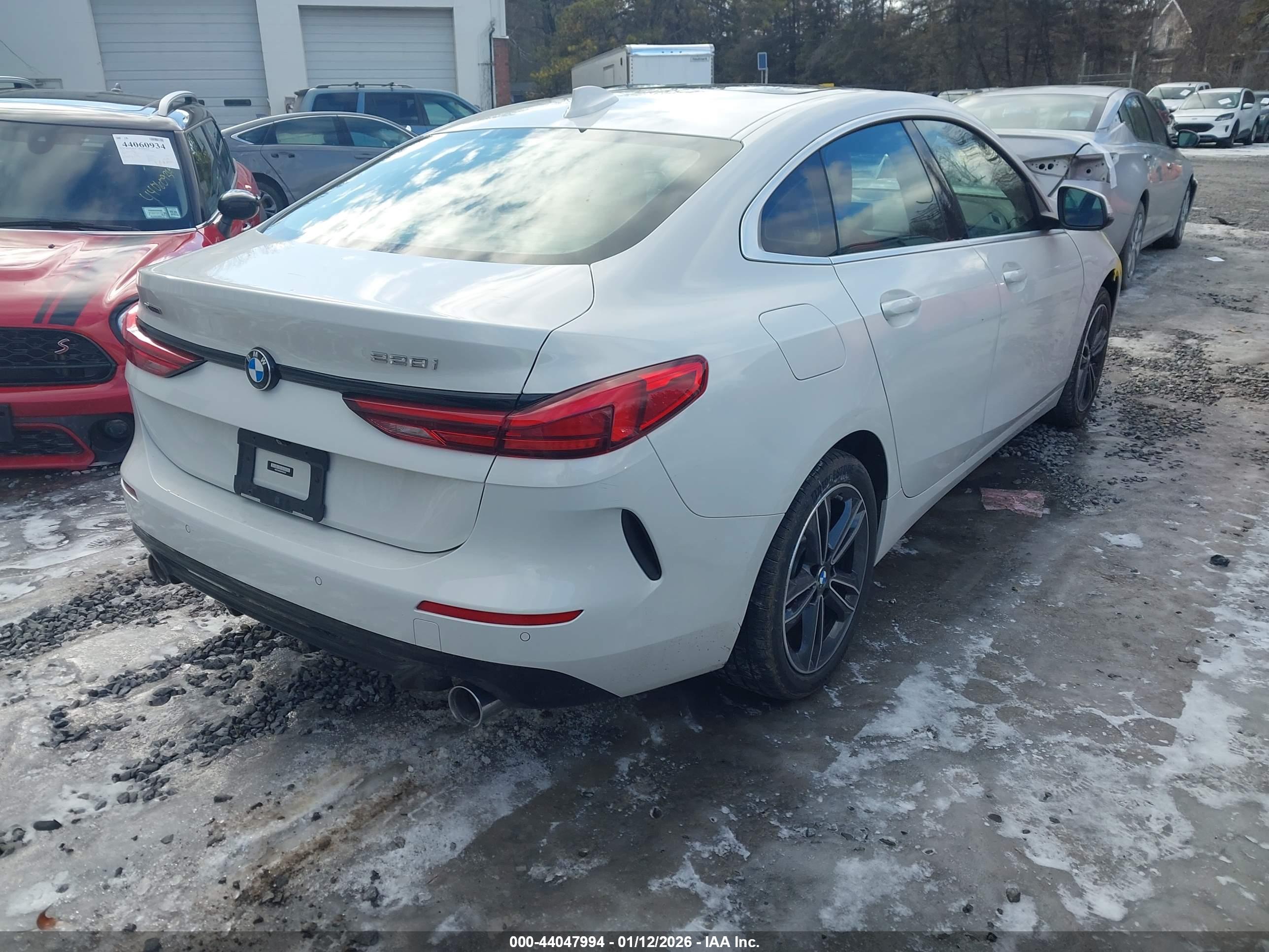 BMW 228 image 4