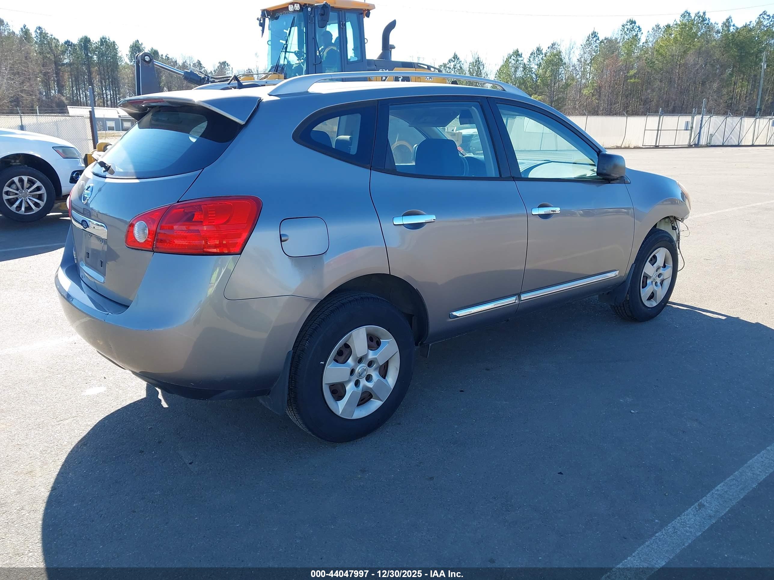 NISSAN ROGUE image 4