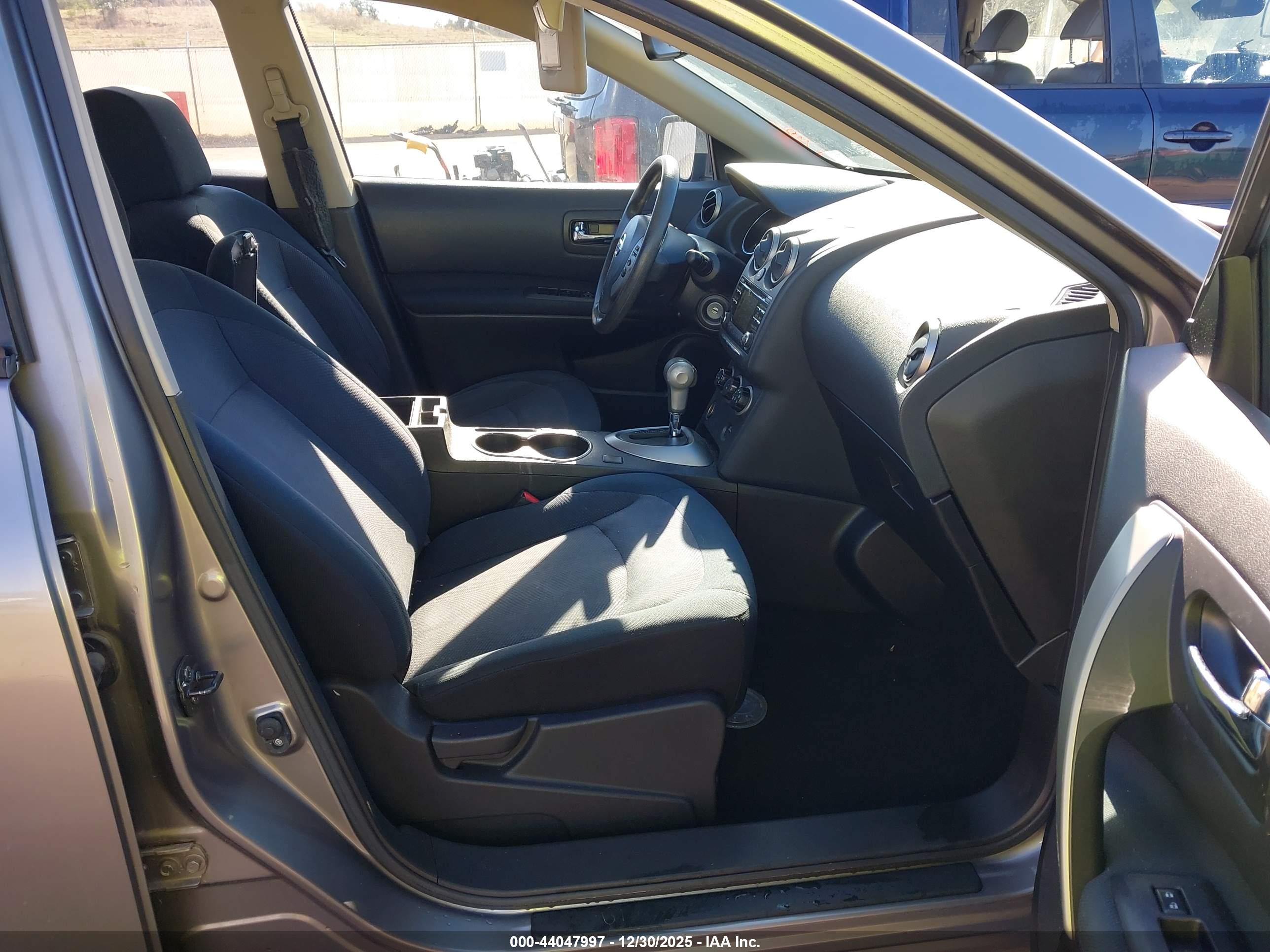 NISSAN ROGUE image 5