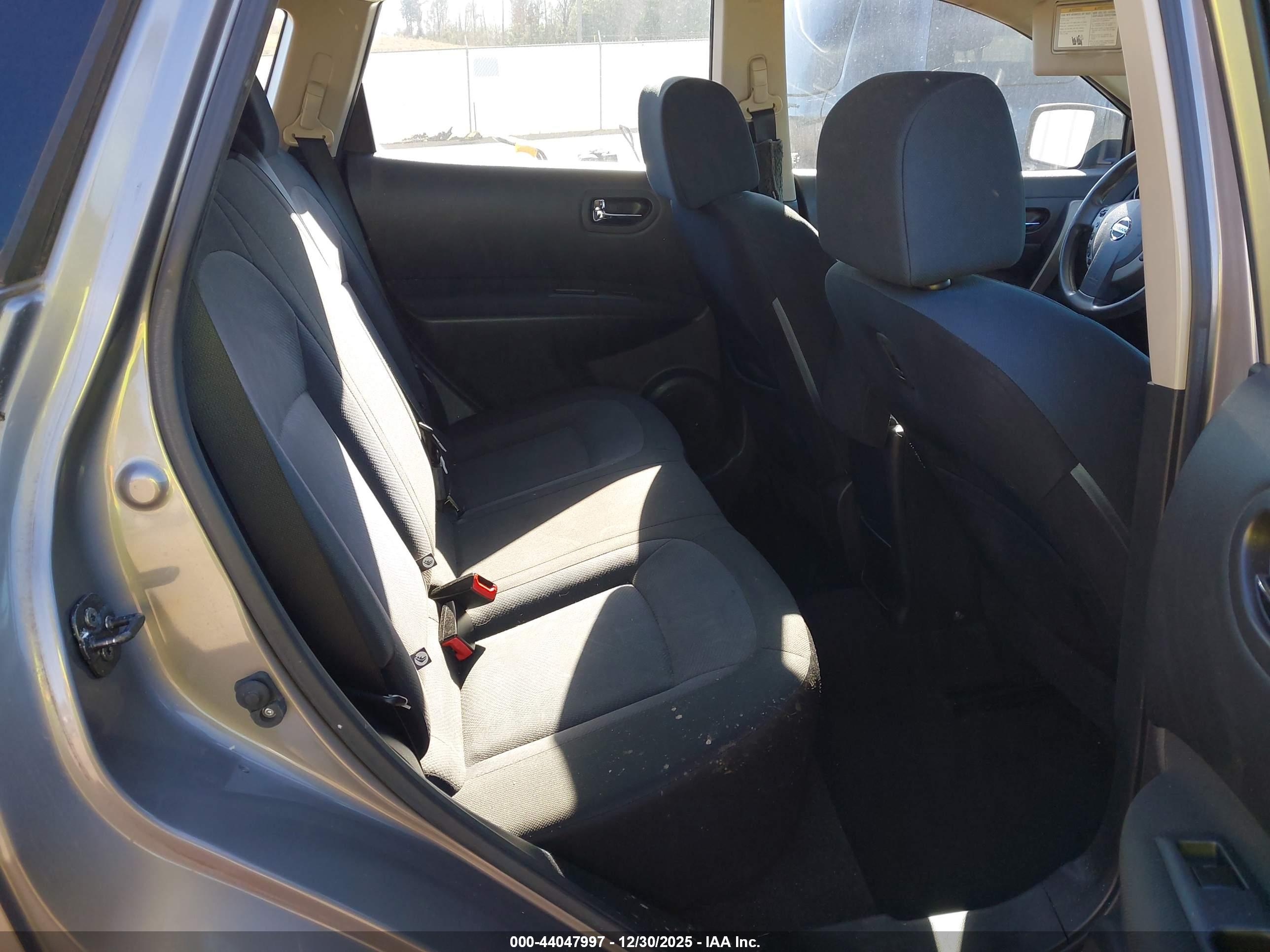 NISSAN ROGUE image 8