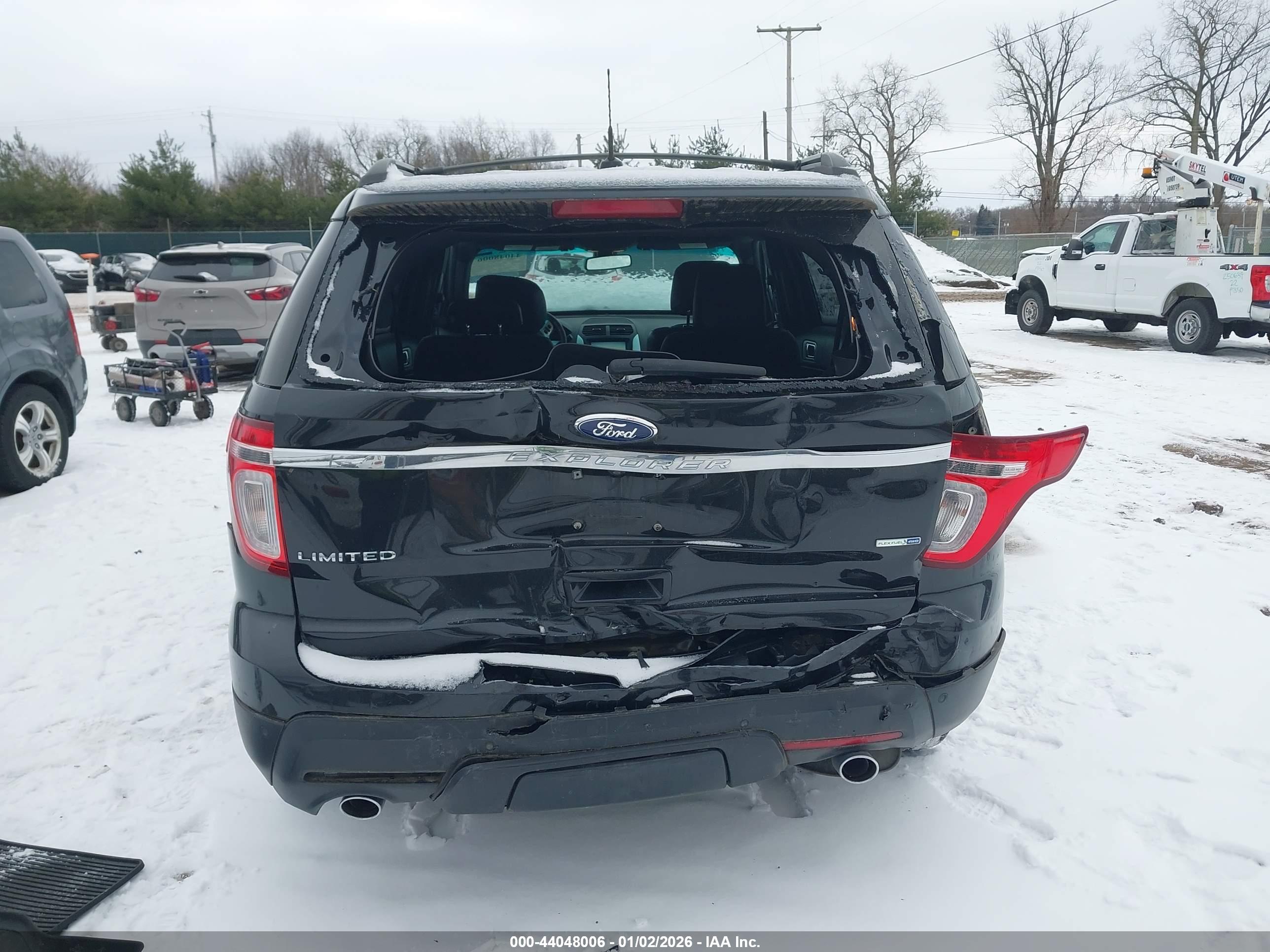 FORD EXPLORER image 6