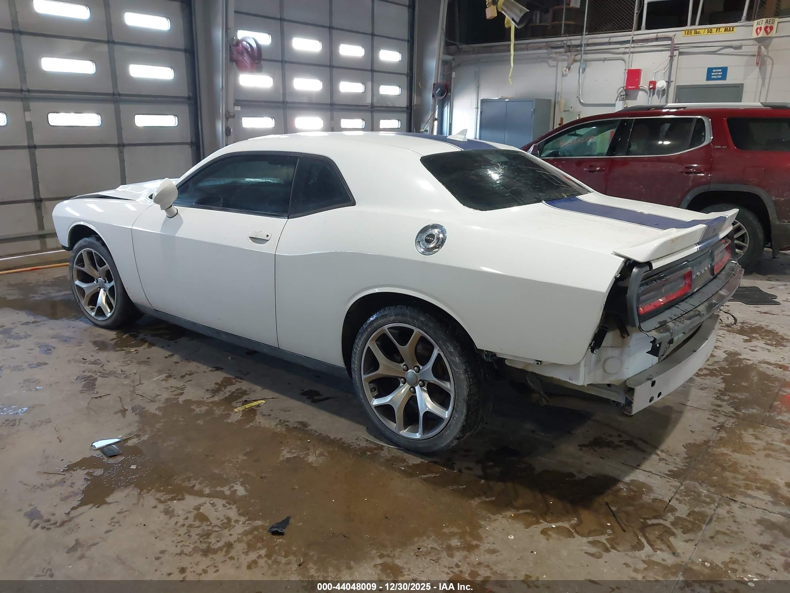 DODGE CHALLENGER image 3