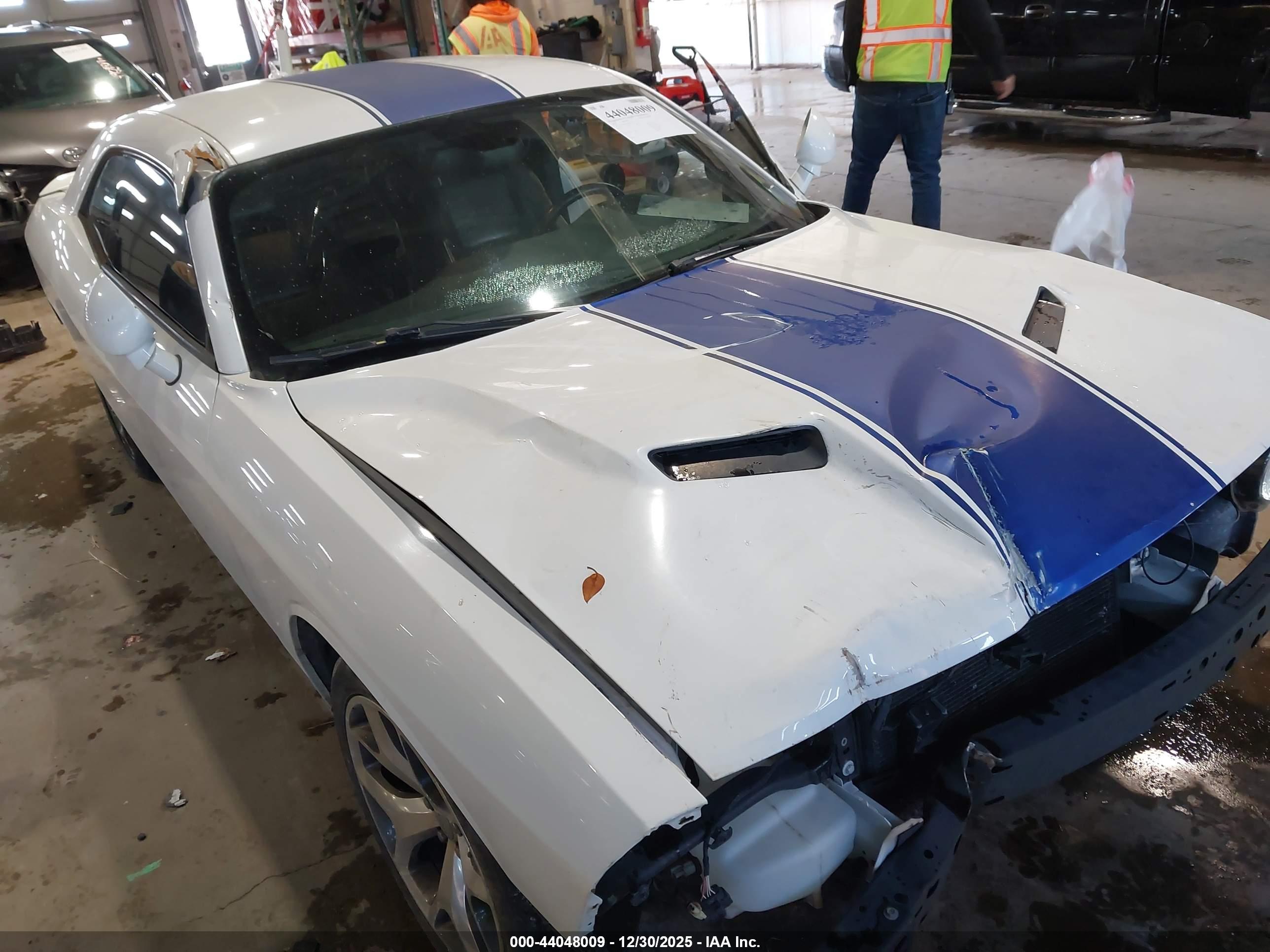 DODGE CHALLENGER image 6