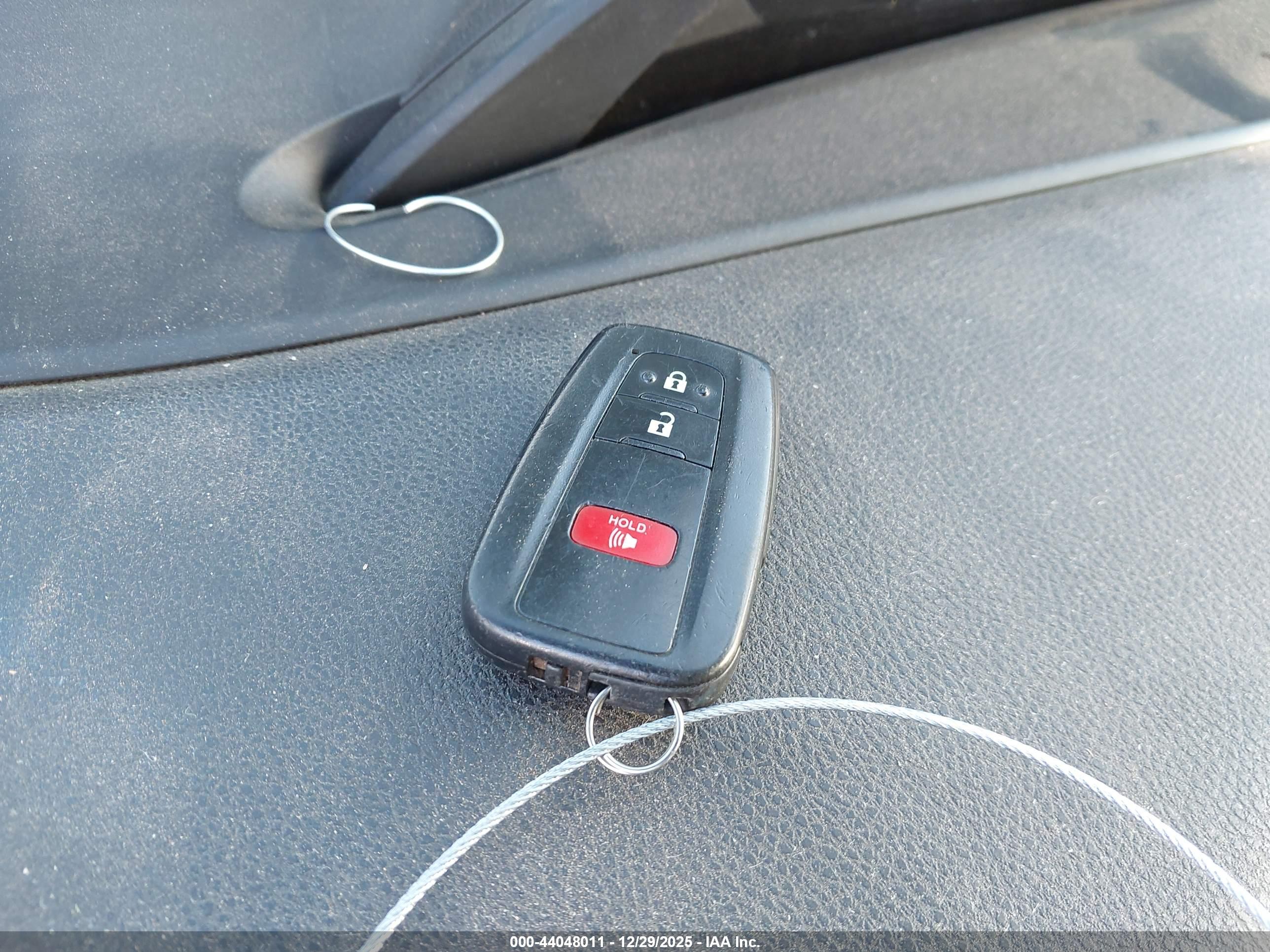 TOYOTA PRIUS image 11