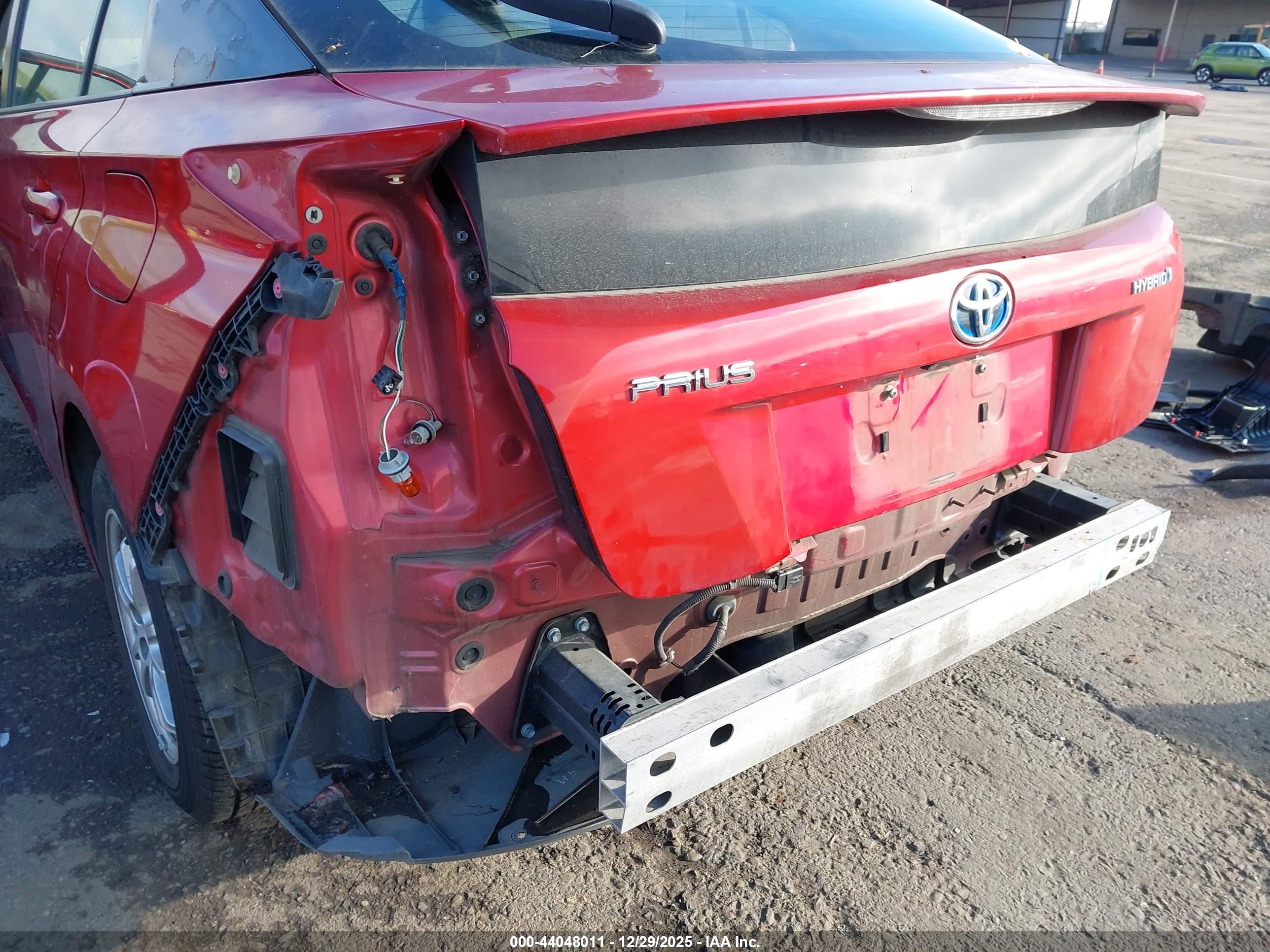 TOYOTA PRIUS image 6