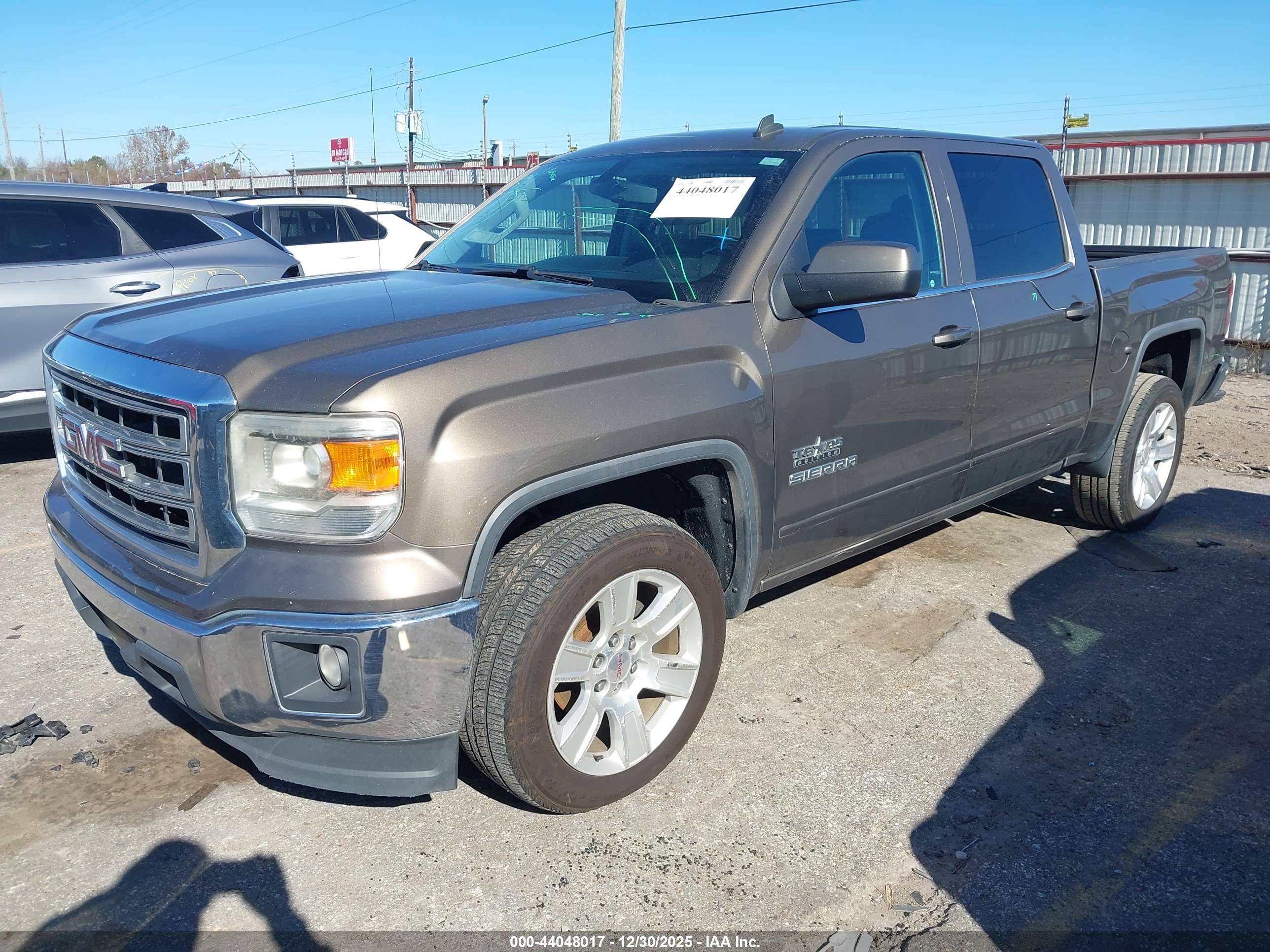 GMC SIERRA image 2