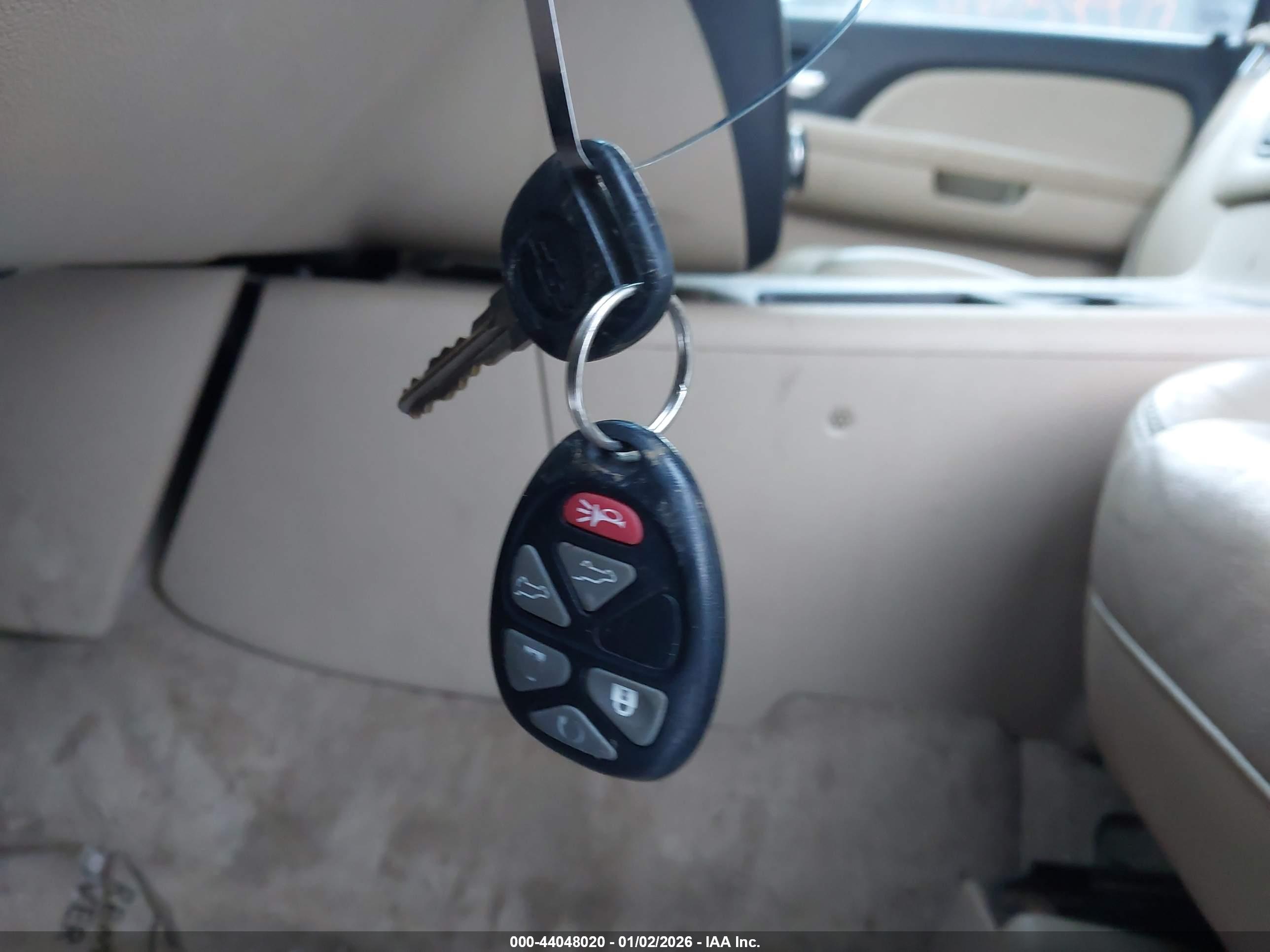 CHEVROLET SUBURBAN image 11