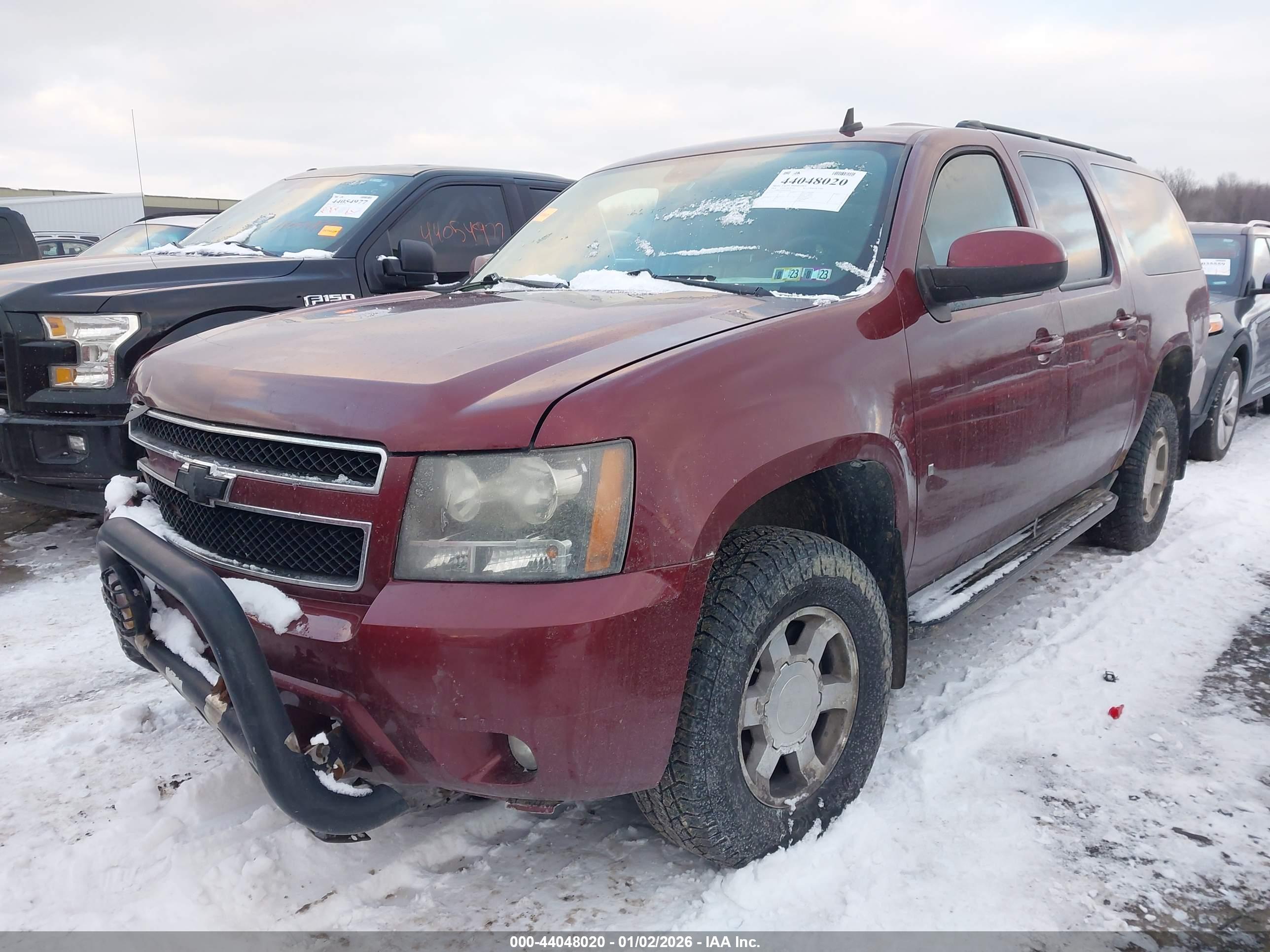 CHEVROLET SUBURBAN image 2