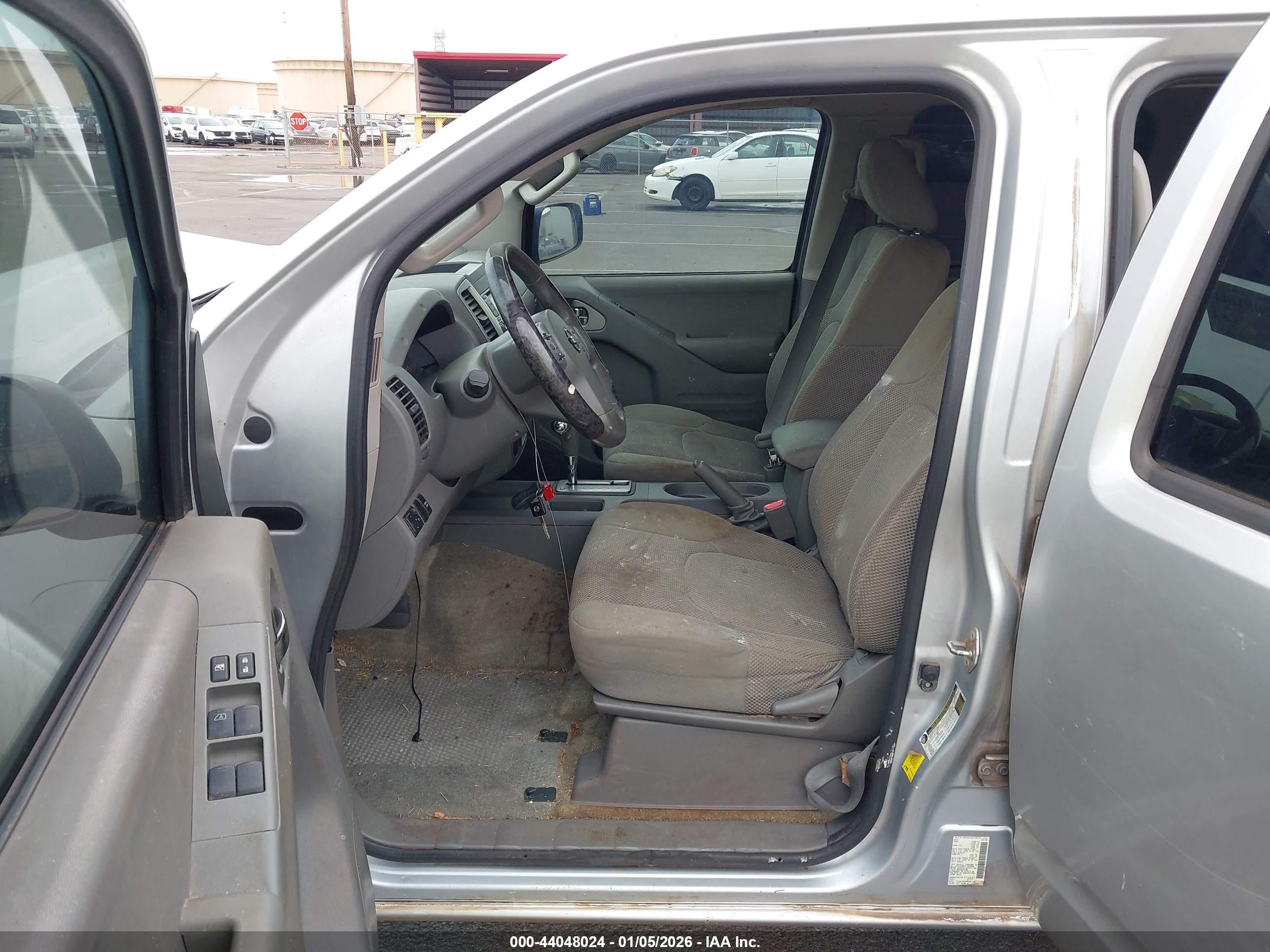 NISSAN FRONTIER image 5
