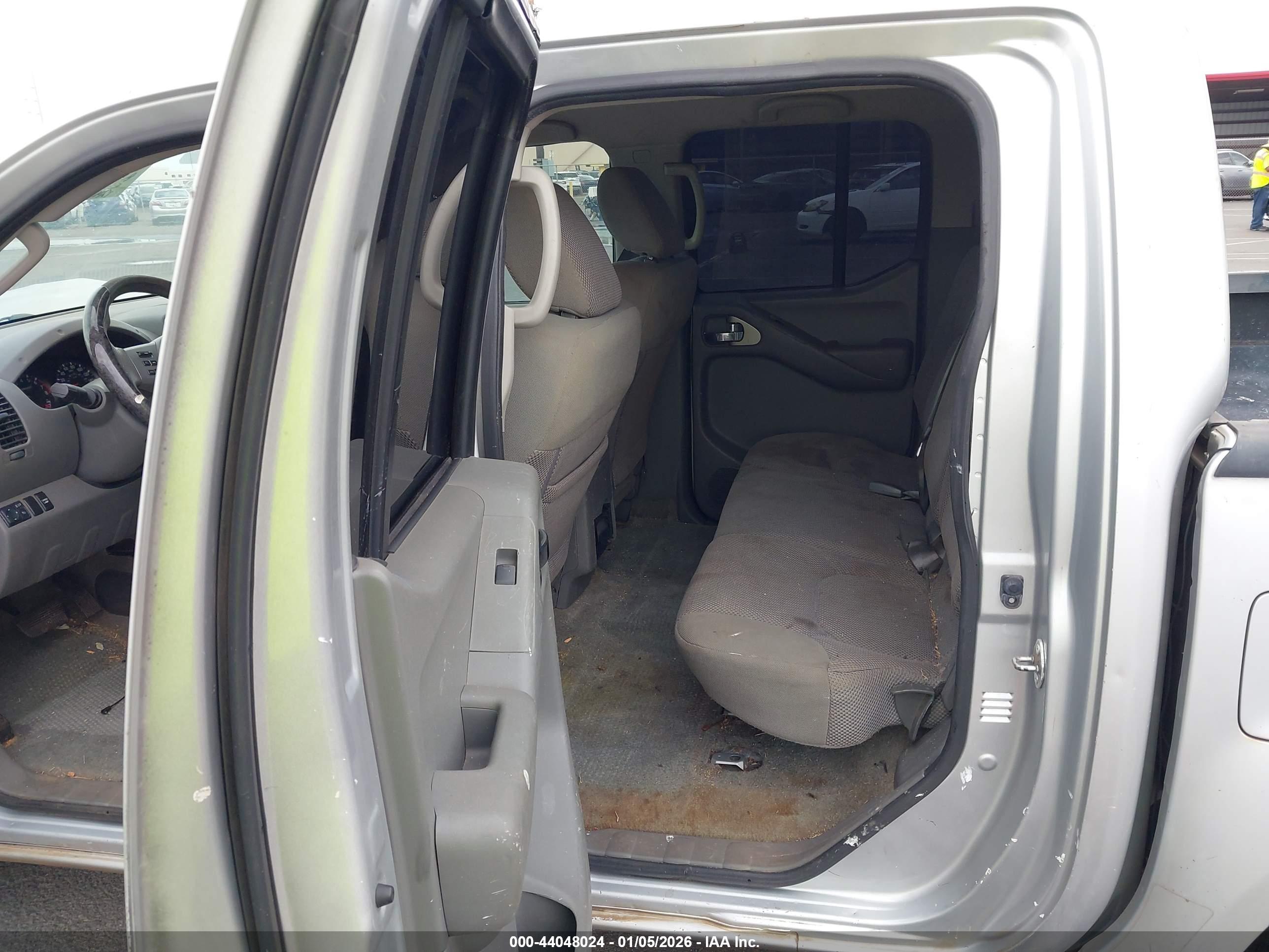 NISSAN FRONTIER image 8