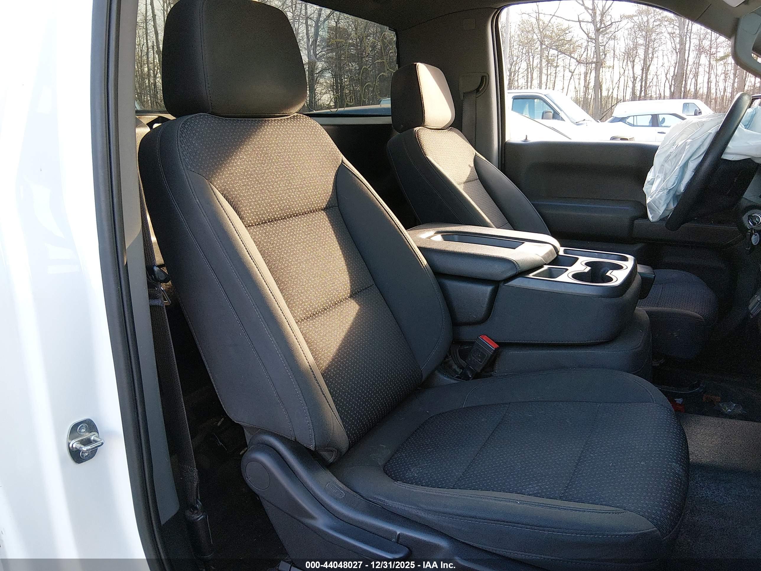 CHEVROLET SILVERADO image 8