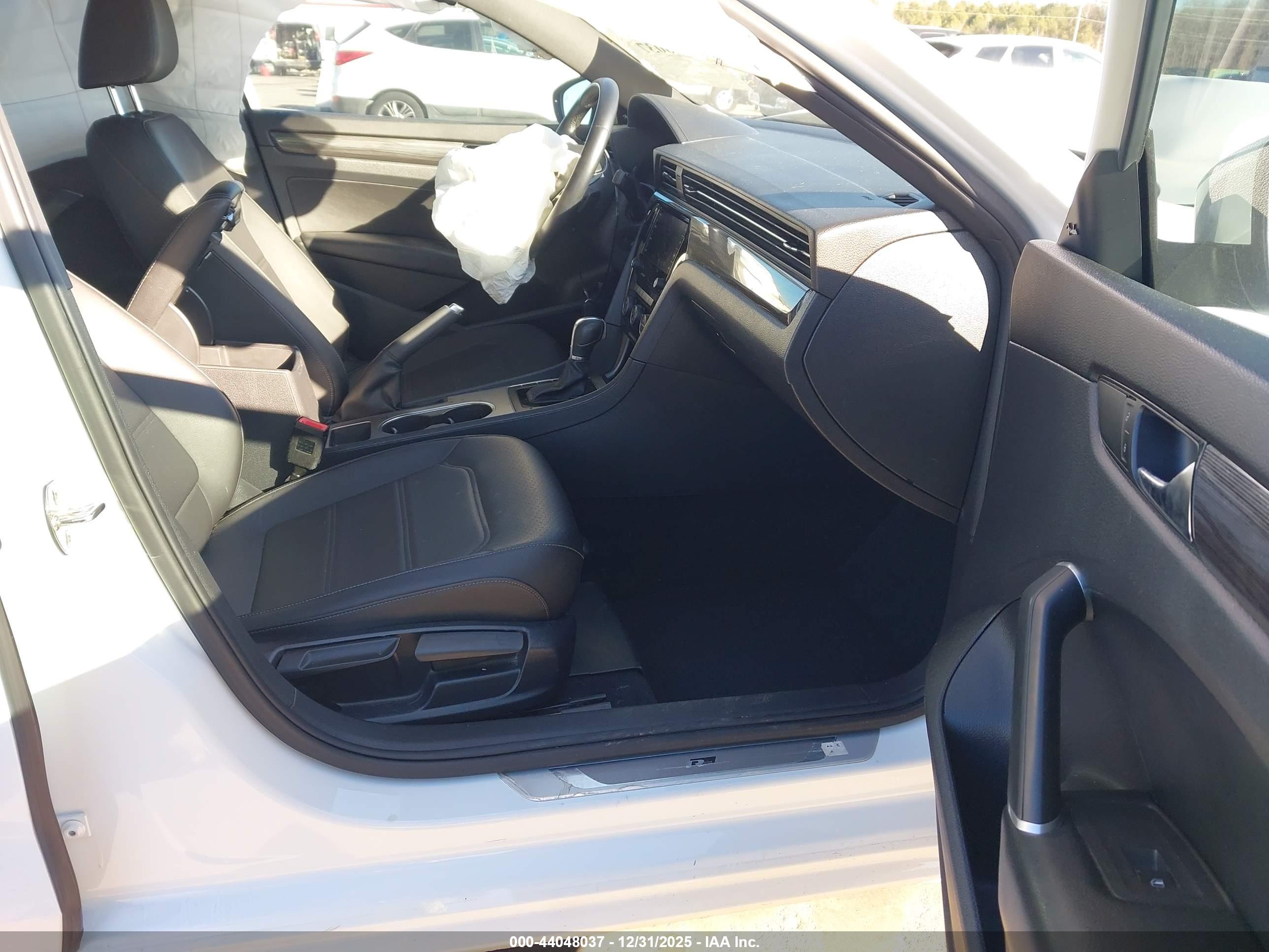 VOLKSWAGEN PASSAT image 5