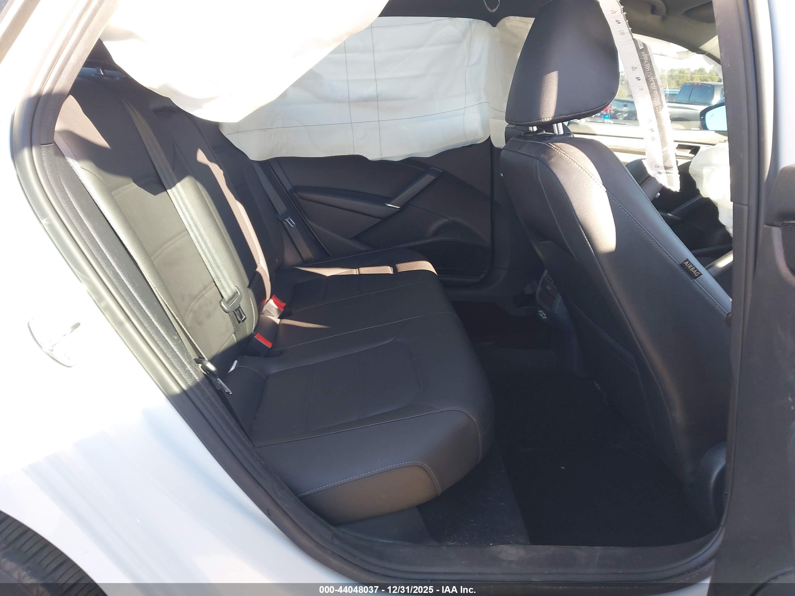 VOLKSWAGEN PASSAT image 8