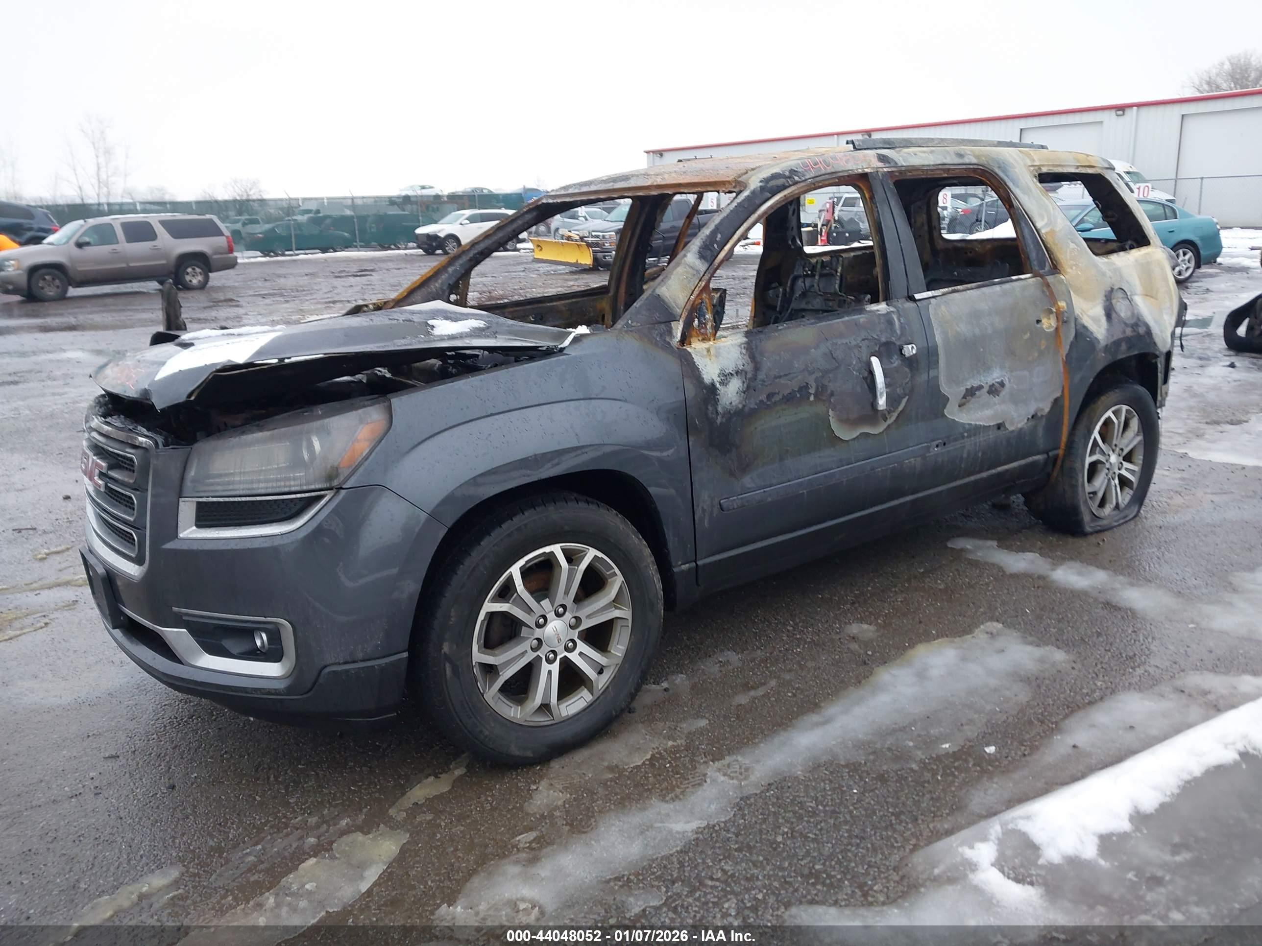 GMC ACADIA image 2