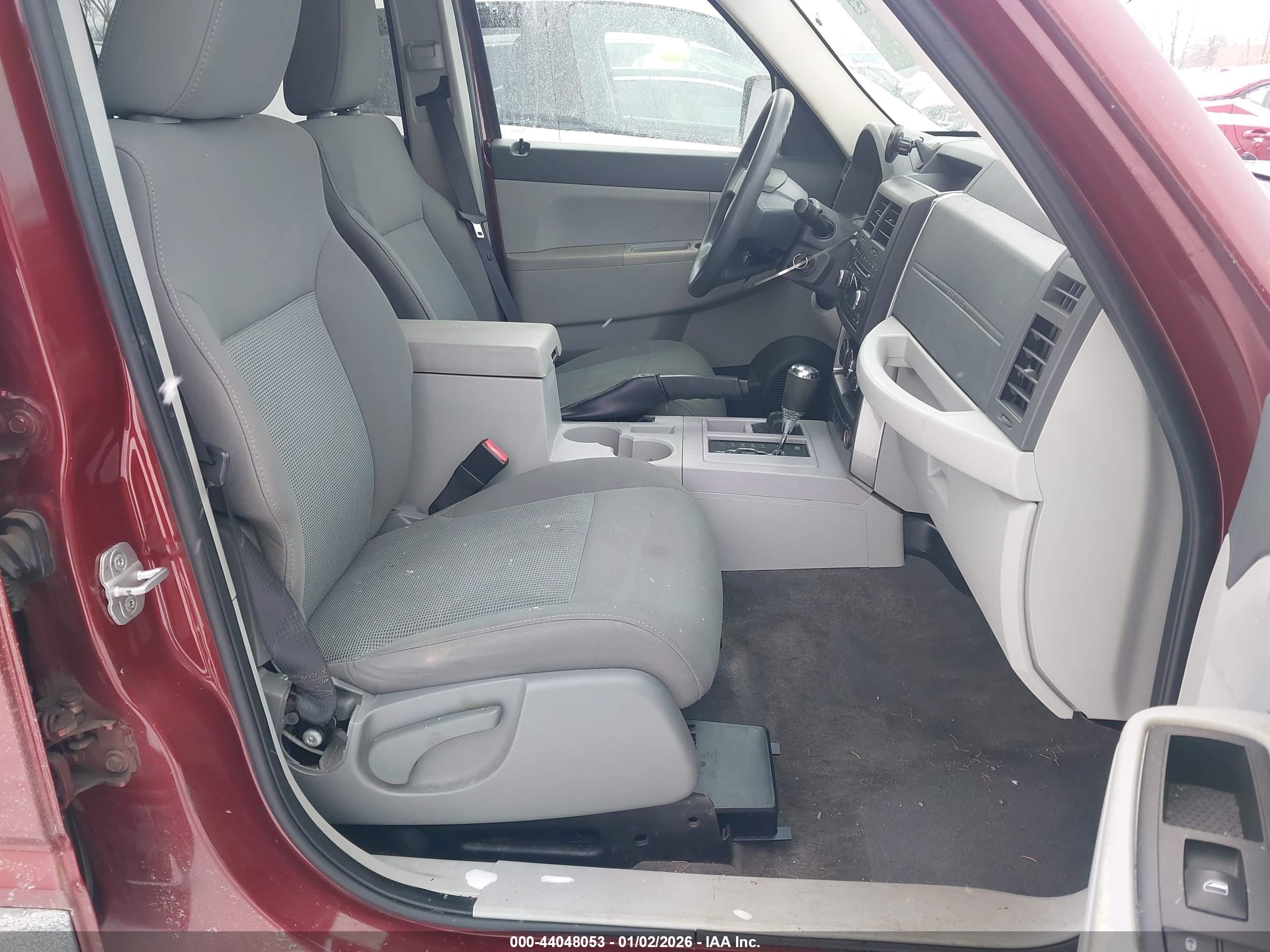JEEP LIBERTY image 5