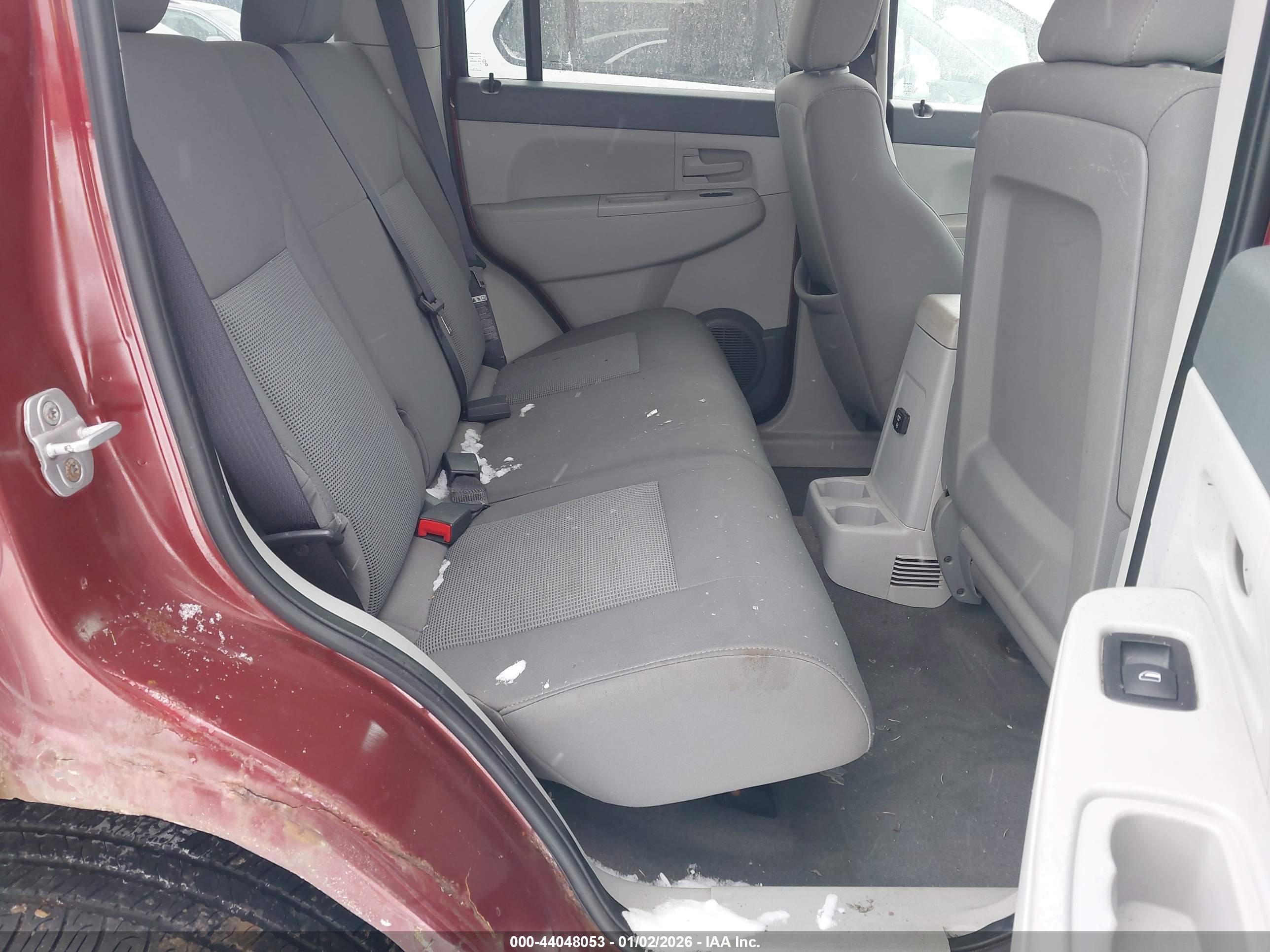 JEEP LIBERTY image 8