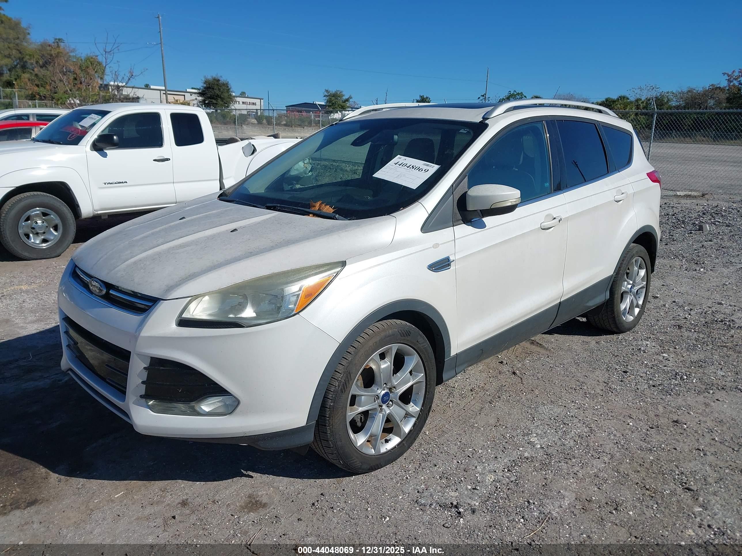 FORD ESCAPE image 2